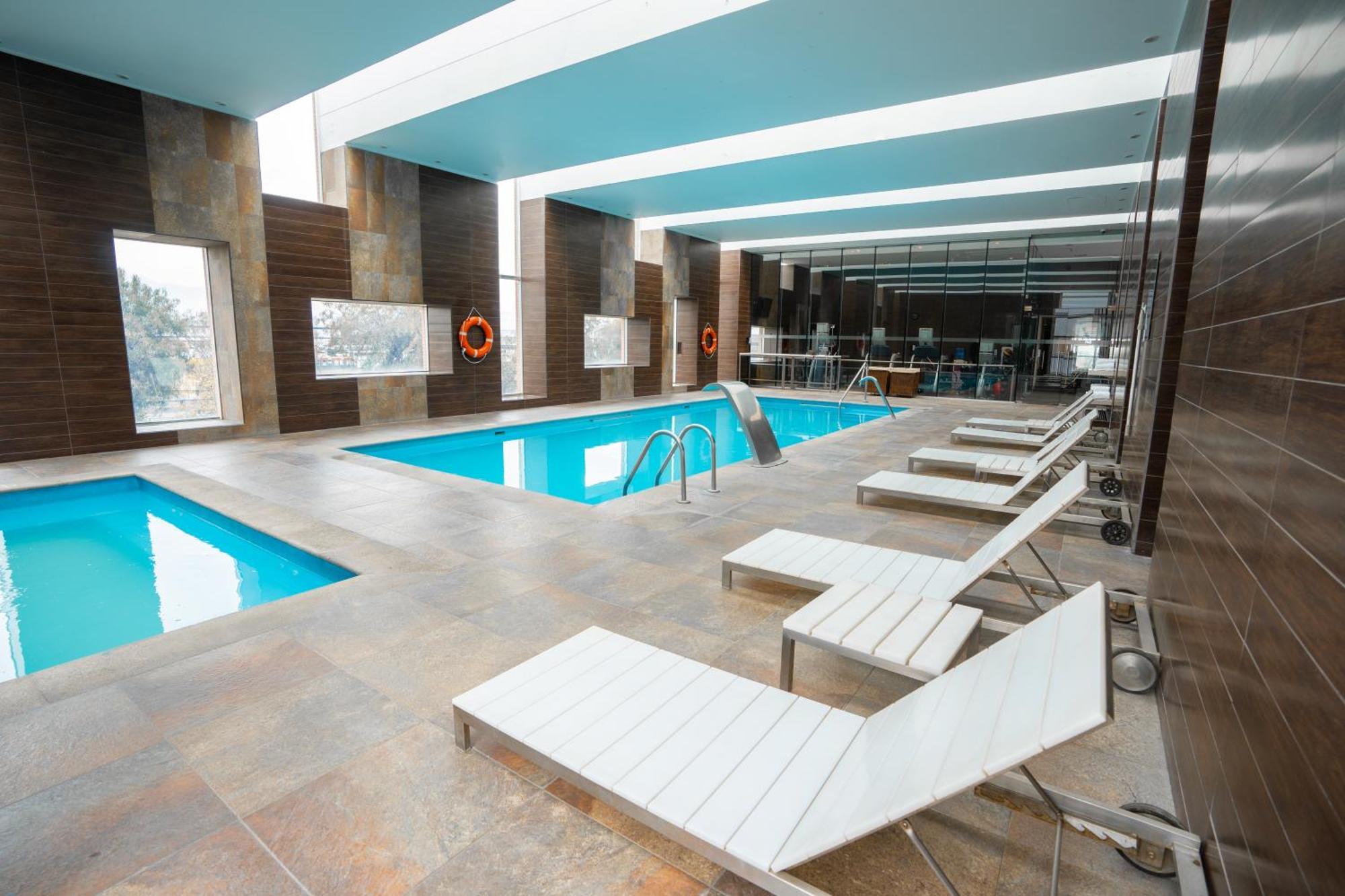 Khách sạn Hilton Garden Airport 3*