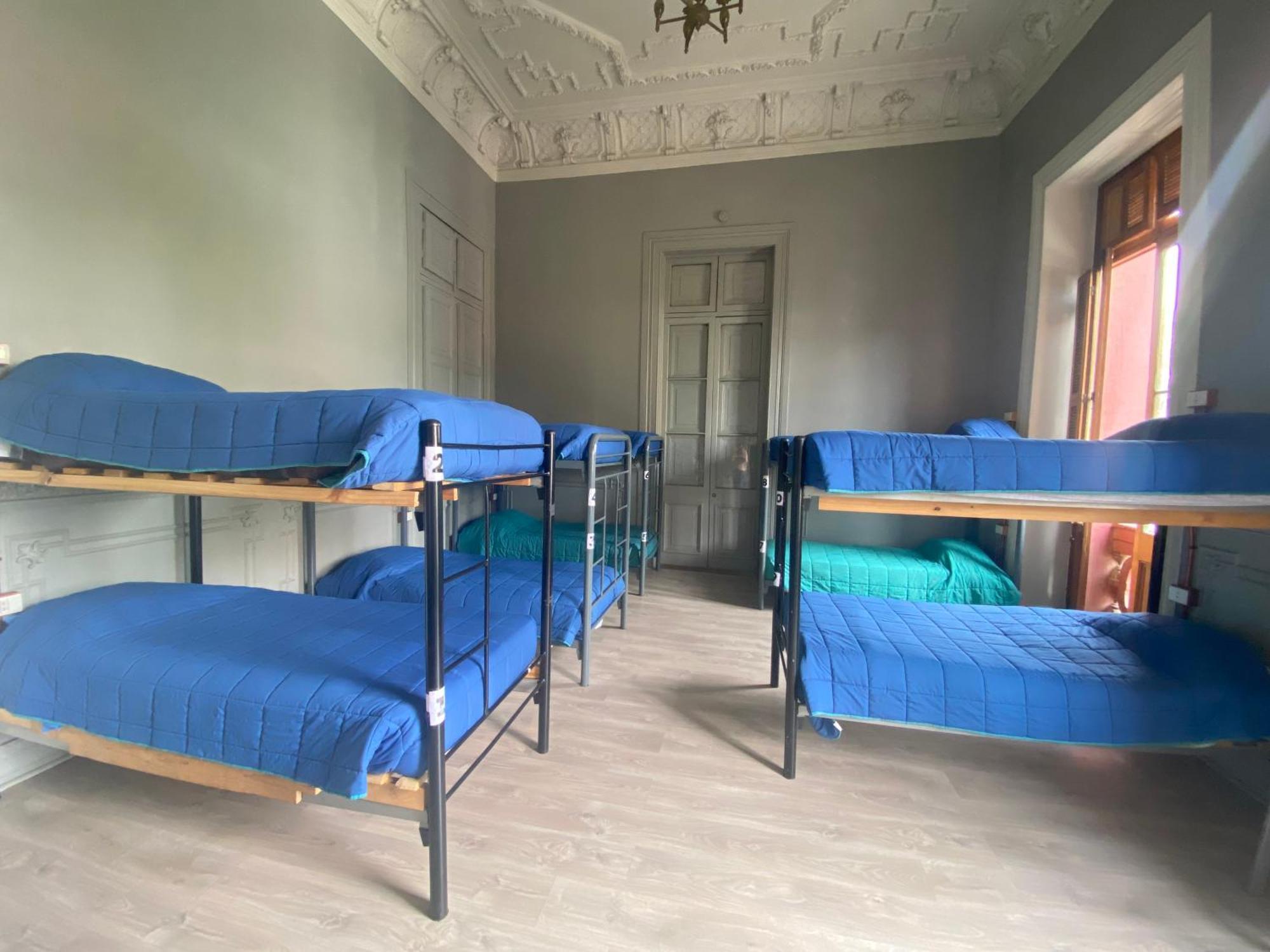 La Casa Roja Albergue *