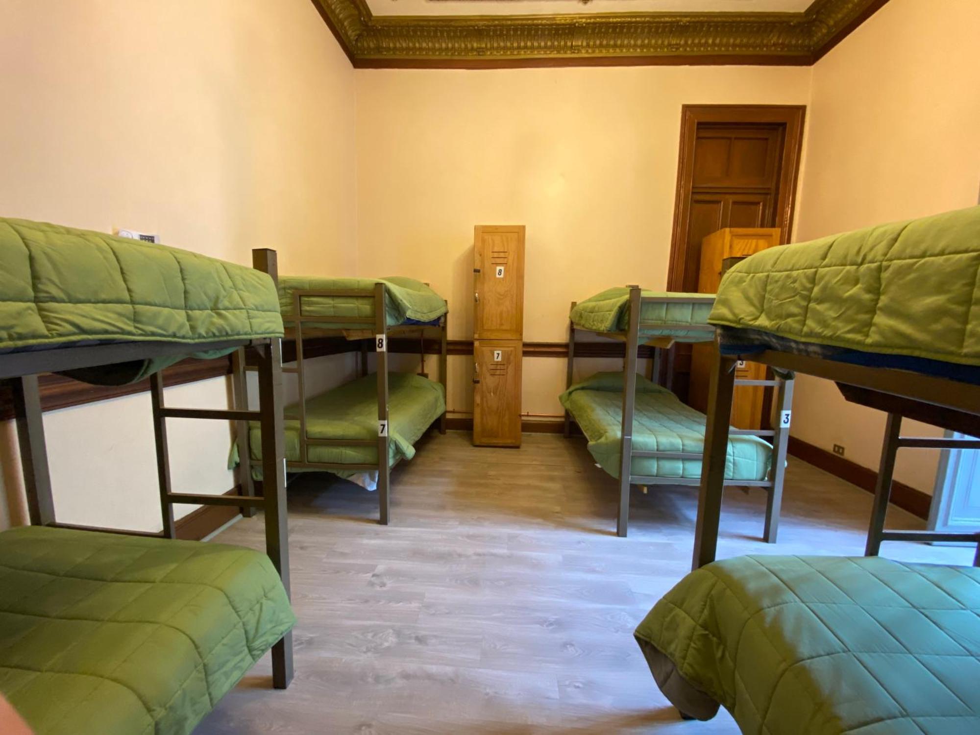 La Casa Roja Albergue
