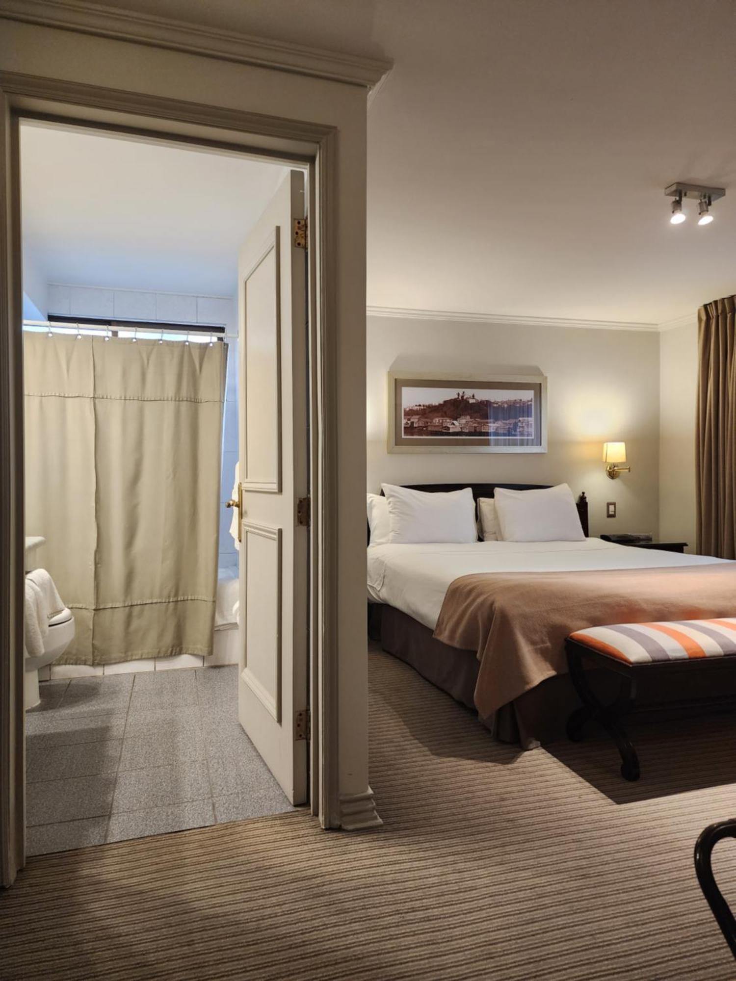 Espanoles Hotel Santiago