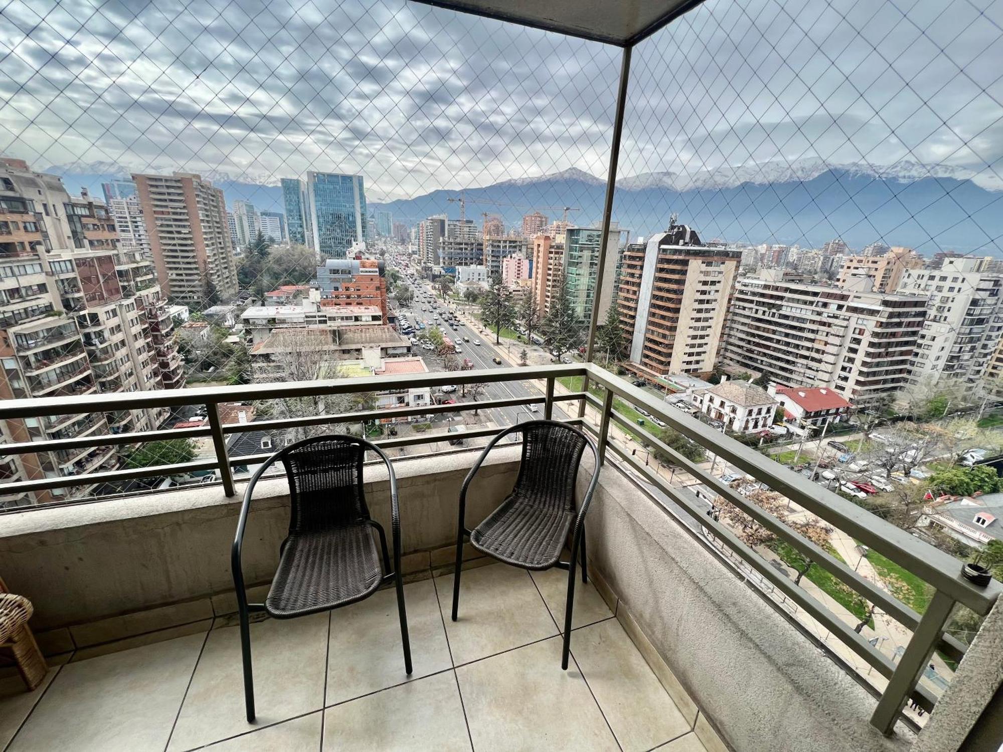 Gran Terraza Con Vista Apoquindo, Apartamento Para 4 Personas, Las Condes