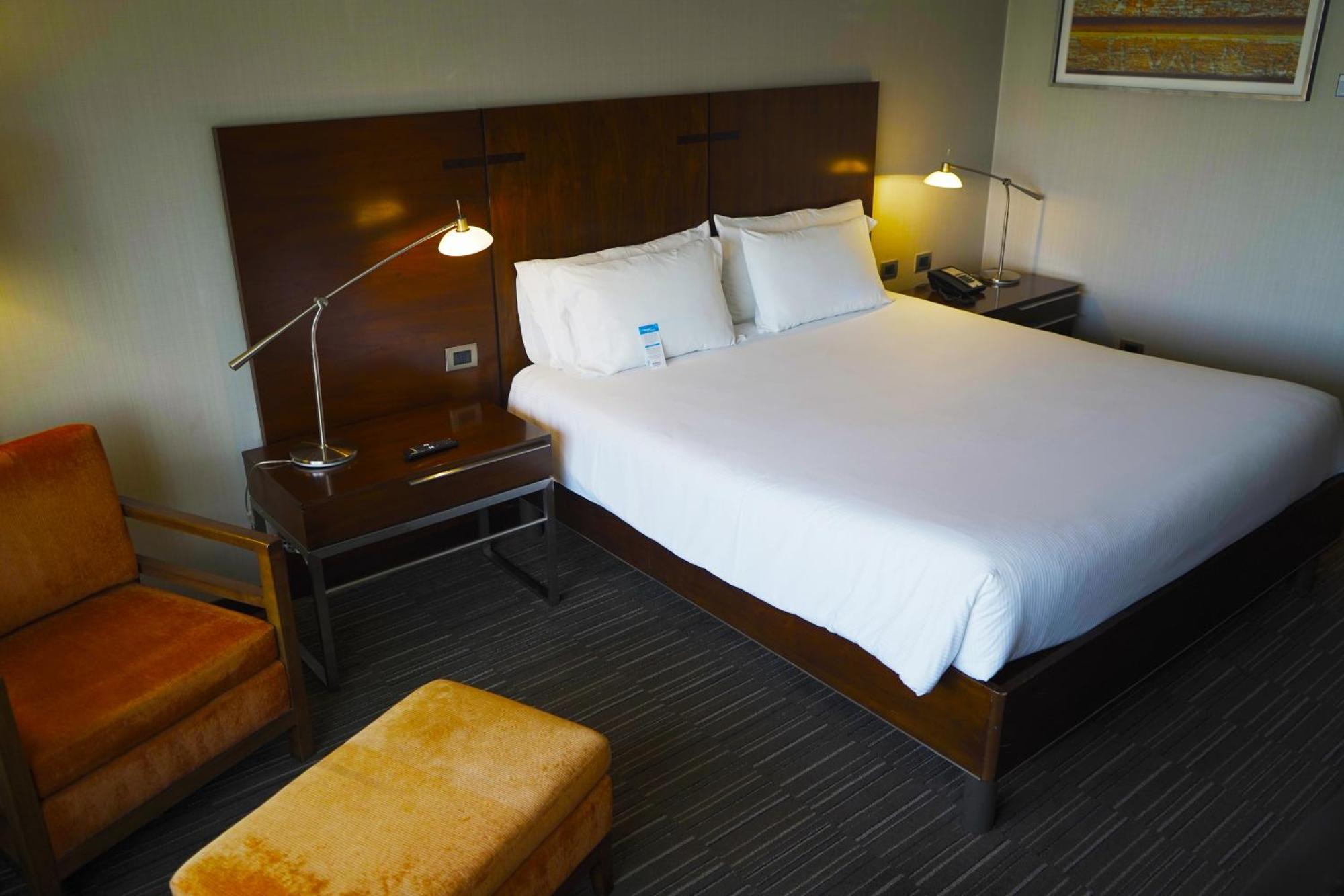 Khách sạn Hilton Garden Airport