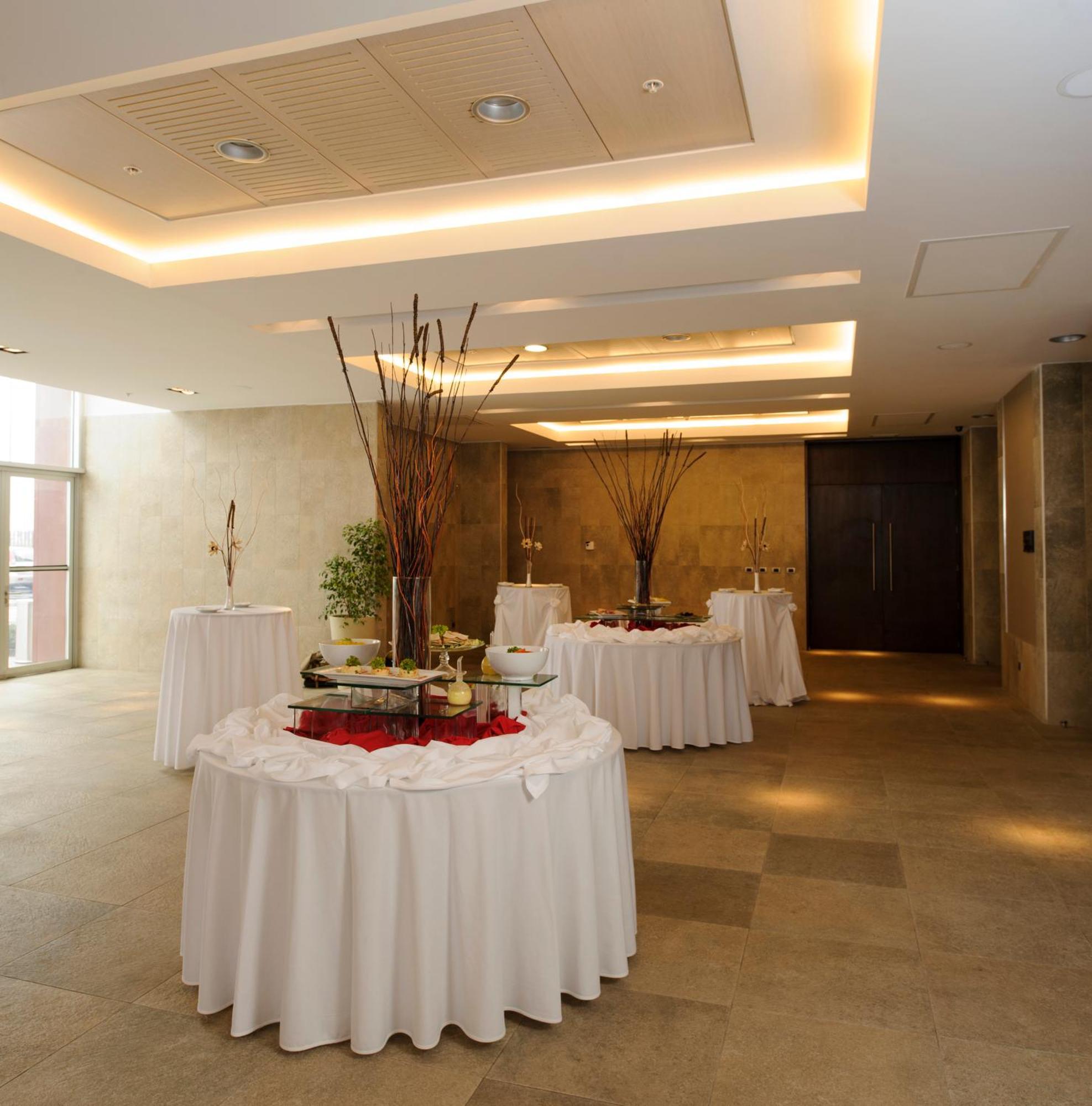 Khách sạn Hilton Garden Airport Santiago