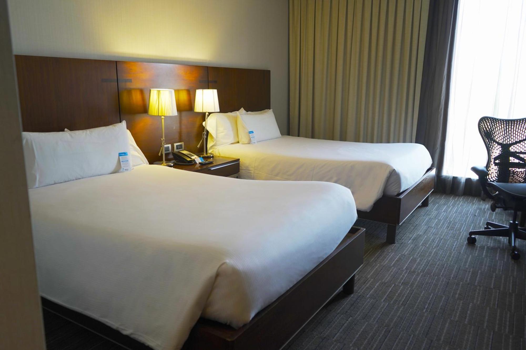 Hilton Garden Airport Khách sạn Santiago