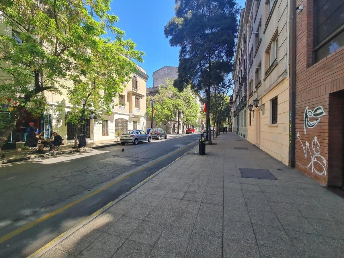 Oceana Lastarria, En Cerro Santa Lucia Santiago de Chile