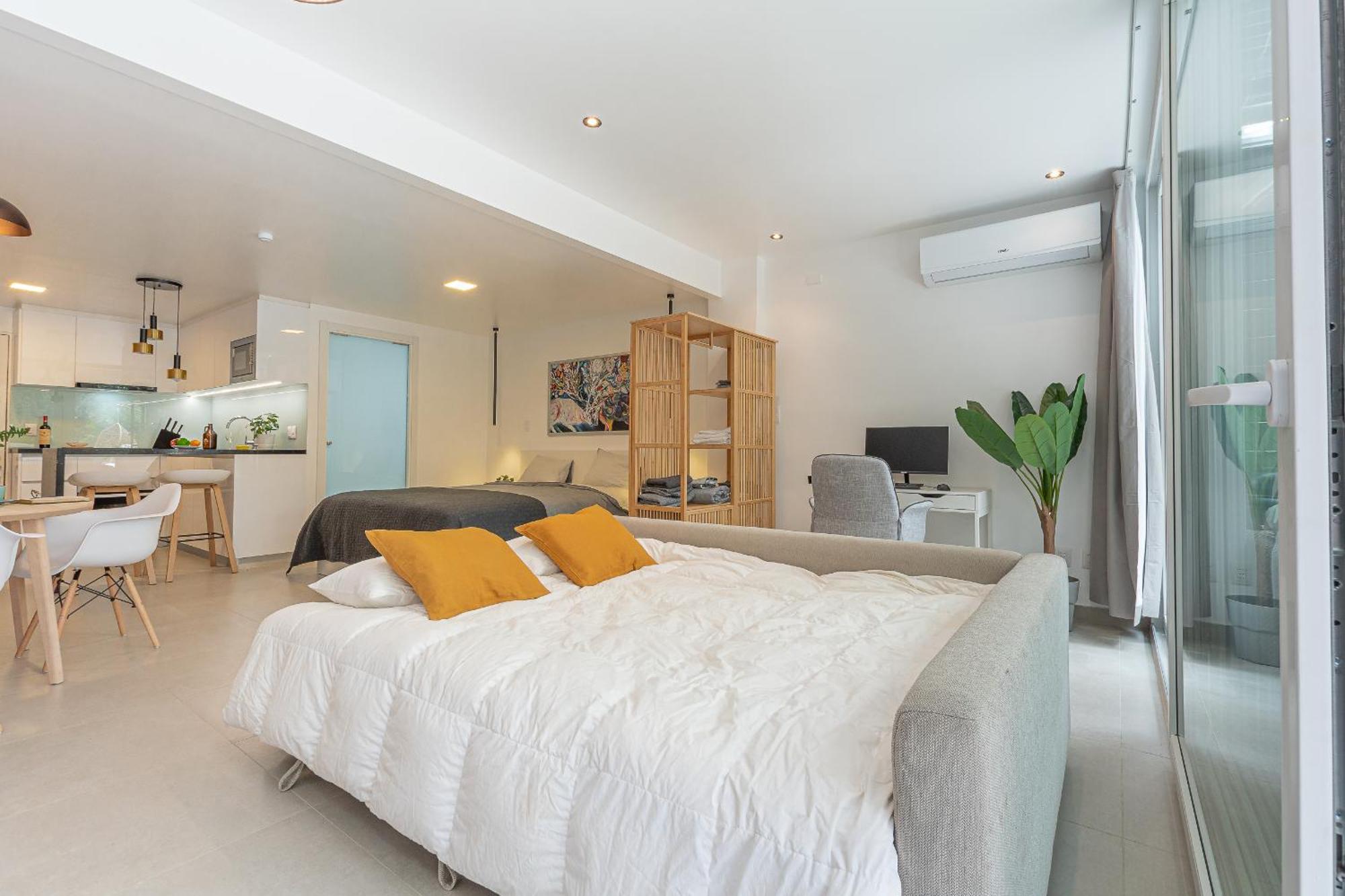 King-size Bed With Terrace And Air Conditioning! *
