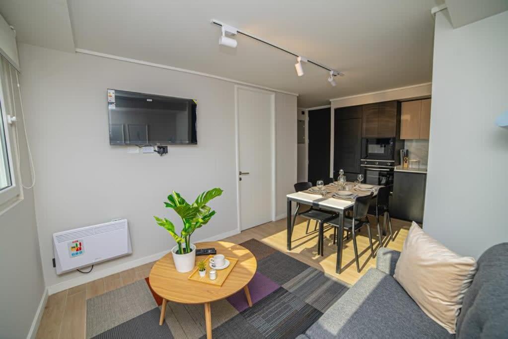 Moderno Departamento En Entorno Urbano Apartamento
