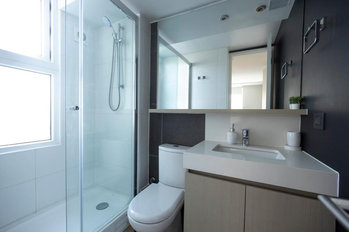 2b2b Steps Away From Costanera Center Apartment