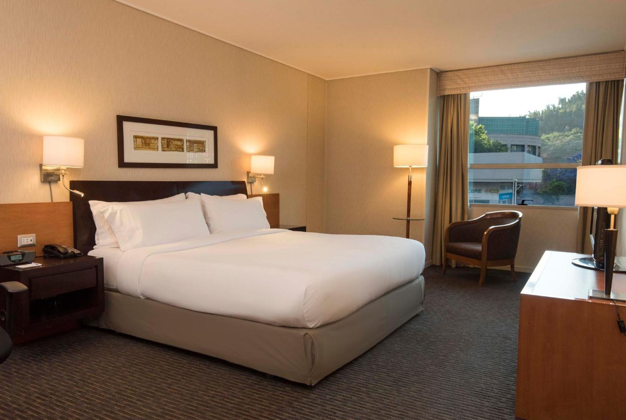 Hotel Express Condes By Ihg 4*