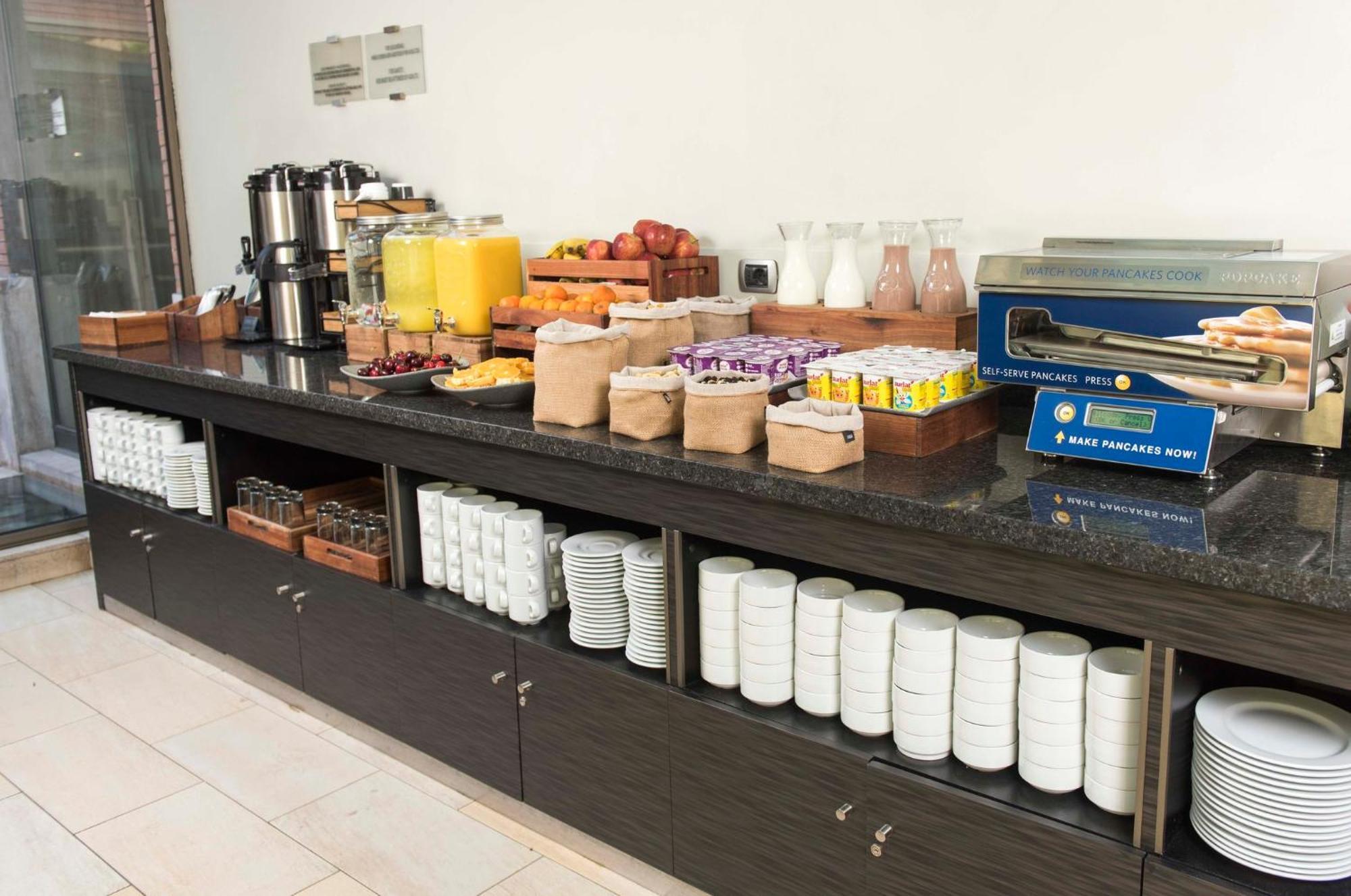 Express Condes By Ihg Hotel 4*