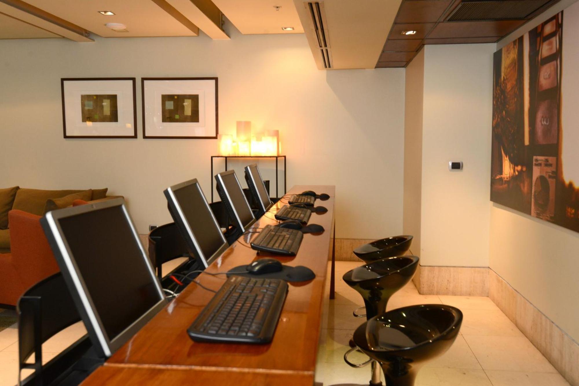 Express Condes By Ihg Hotel 4*