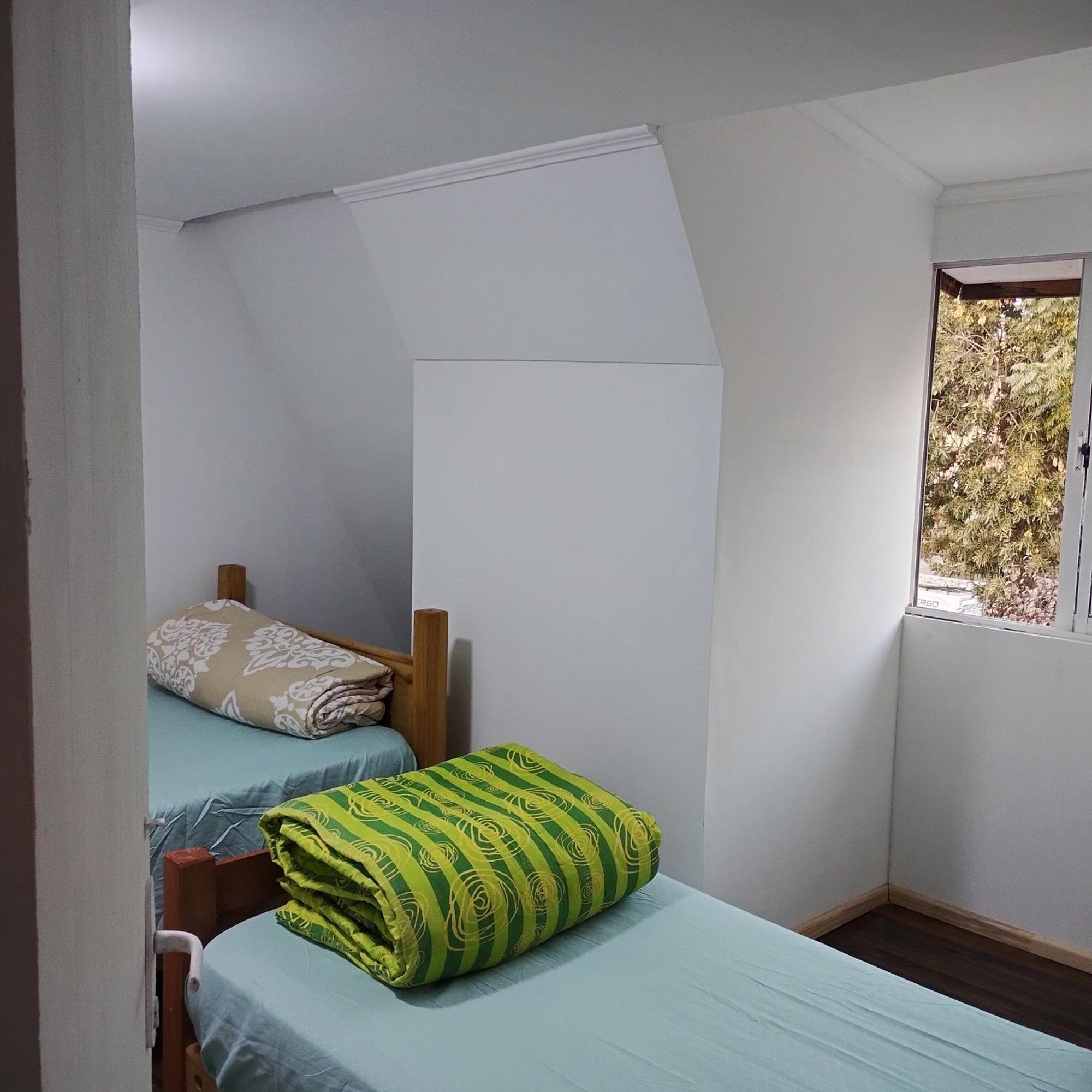 Backpackers House - Near The Airport Ở trọ *