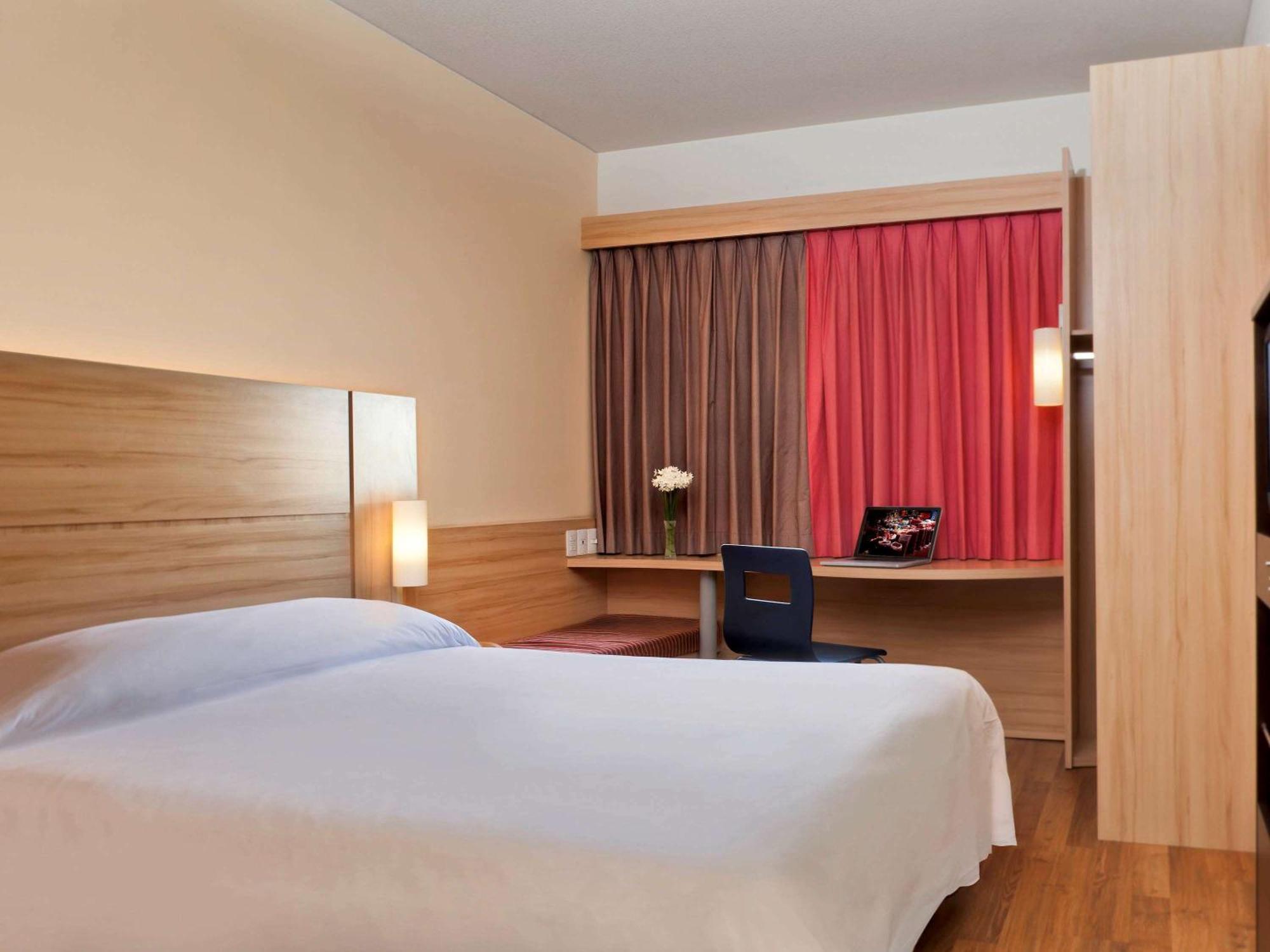 Ibis Estacion 3*