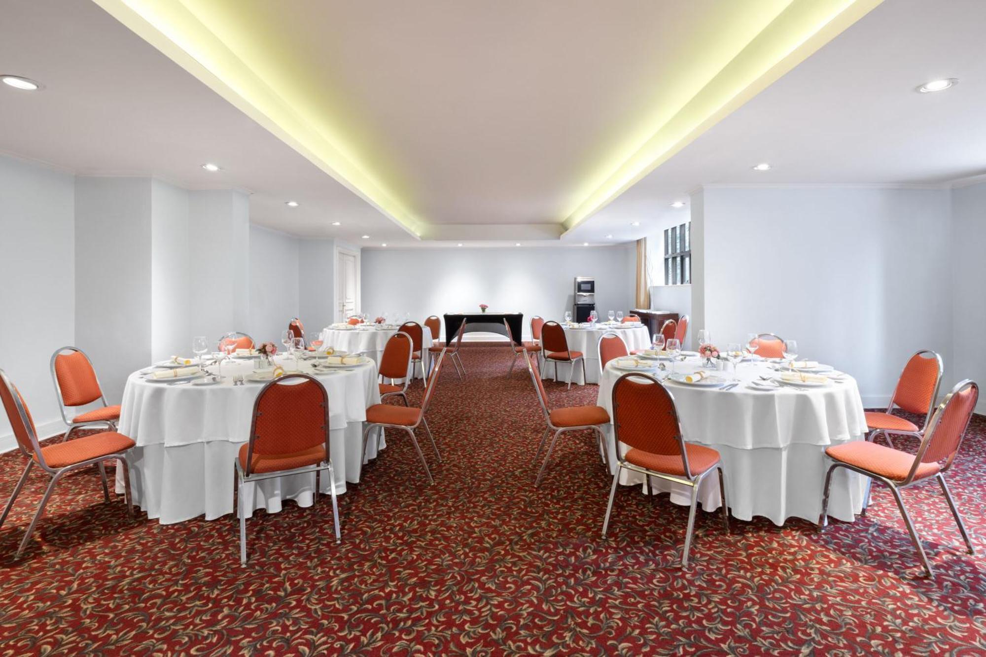 Hotel Wyndham Garden Kennedy Santiago