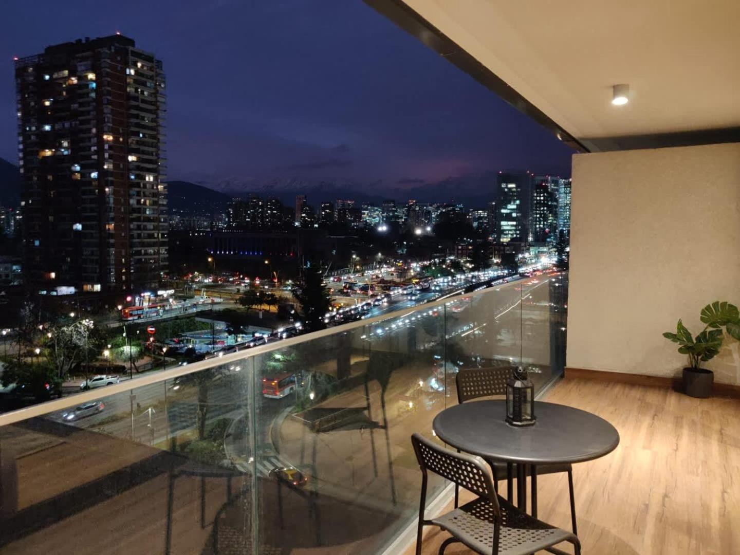Experience Comfort And Spaciousness In Condes Apartamento