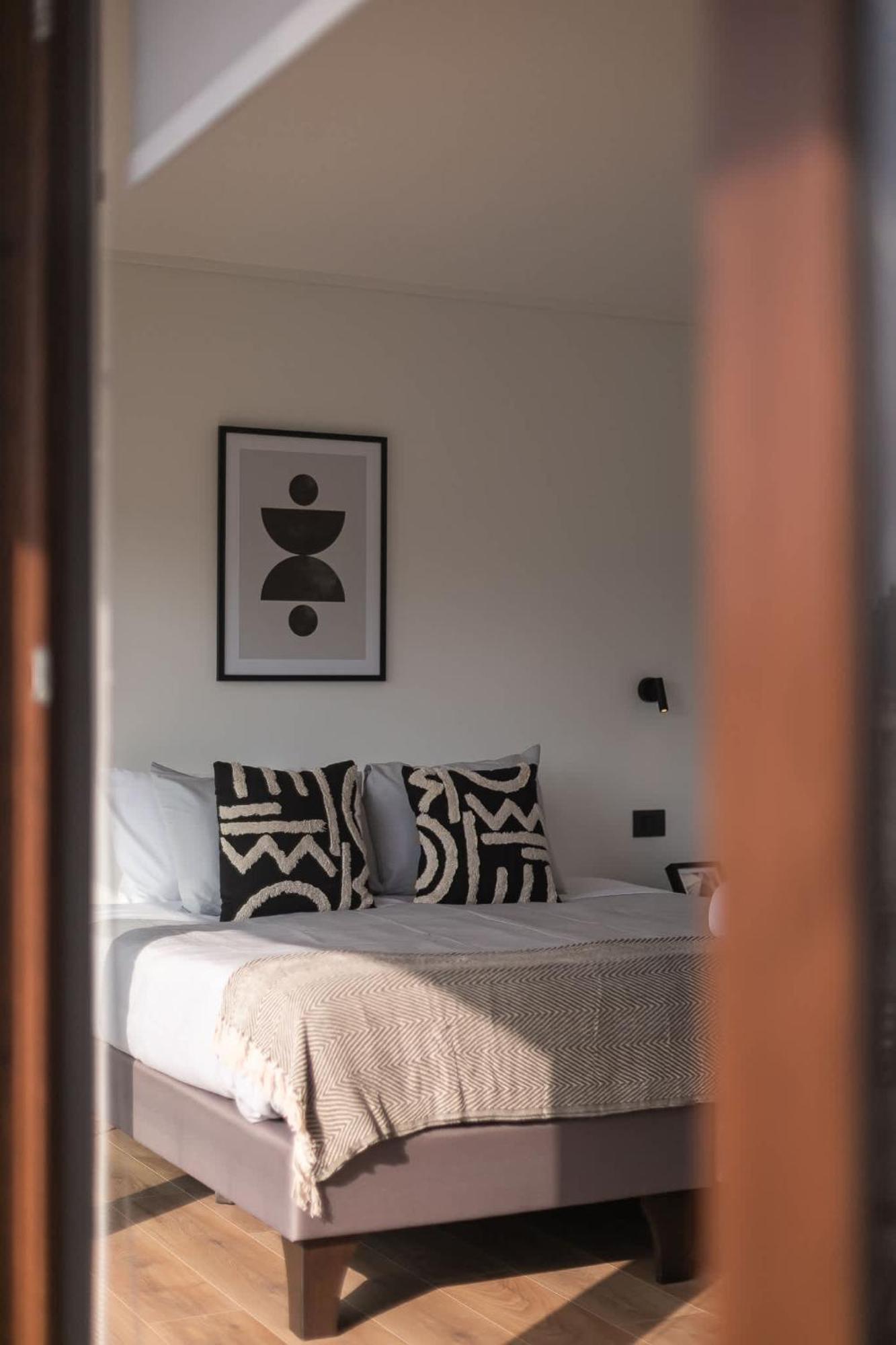 Experience Comfort And Spaciousness In Condes Apartamento *