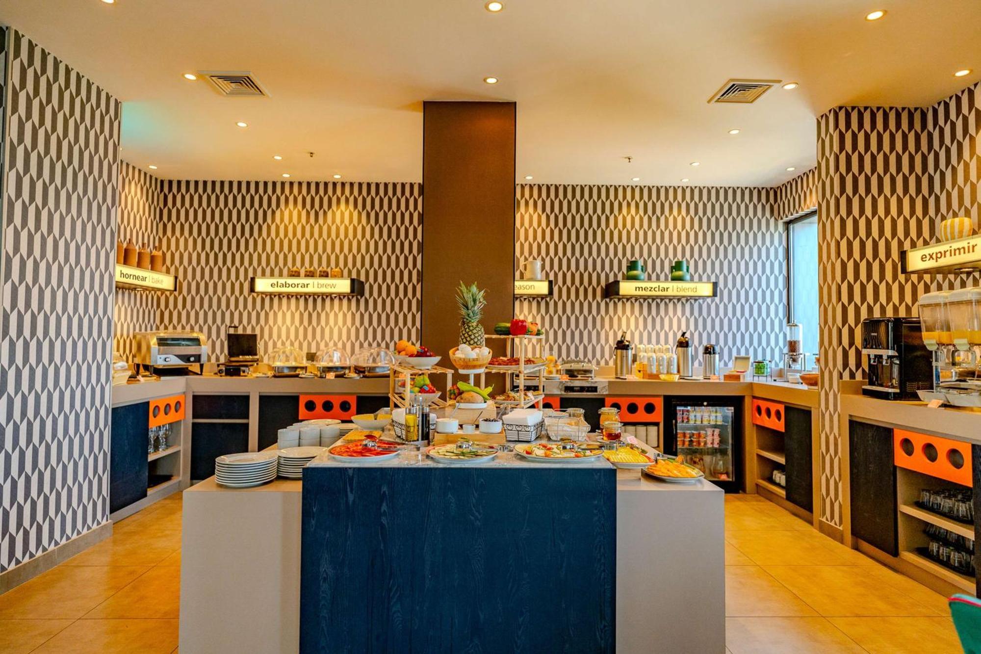 Hampton By Hilton Condes 4*