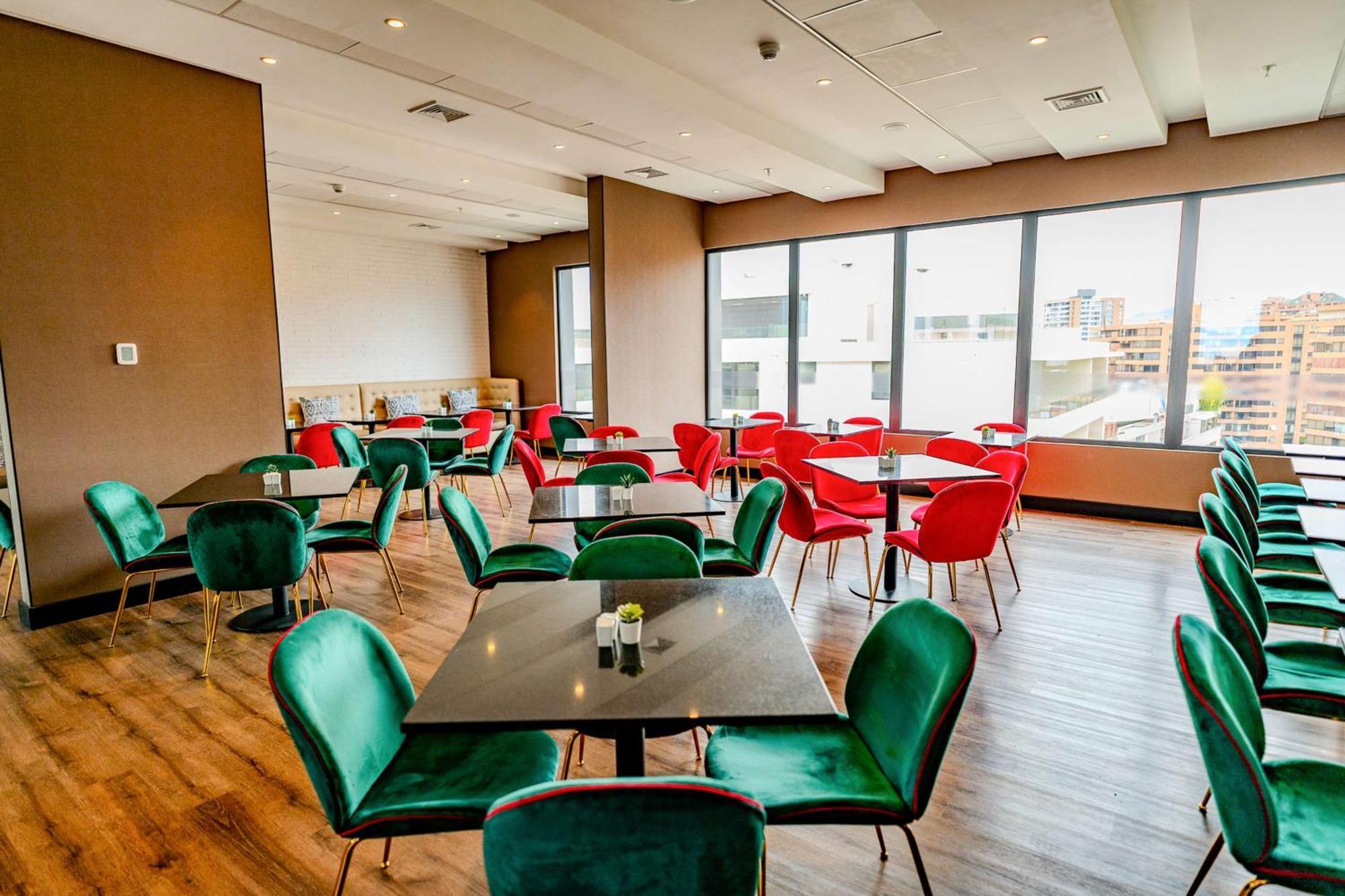 Hampton By Hilton Condes 4*