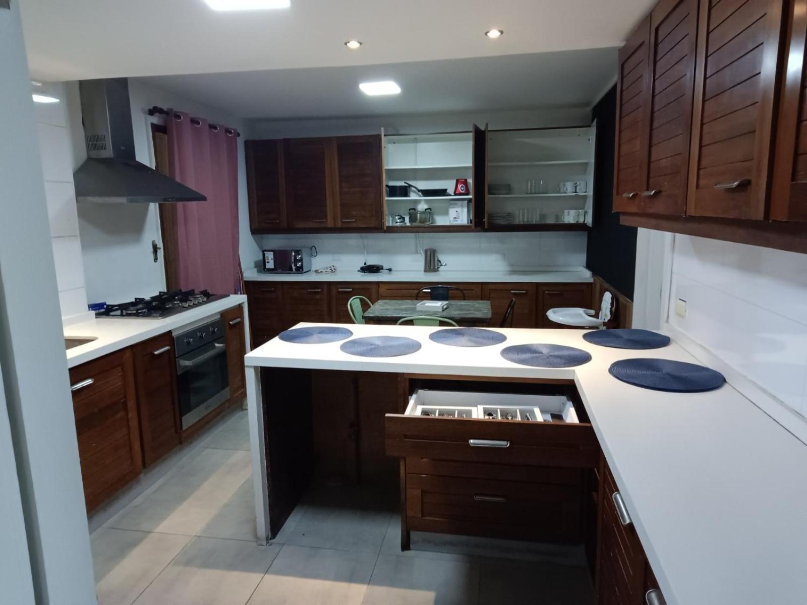 Casa Vitacura Zona 10 Personas 3 Estacionamientos 3 2 Banos Сasa de vacaciones *