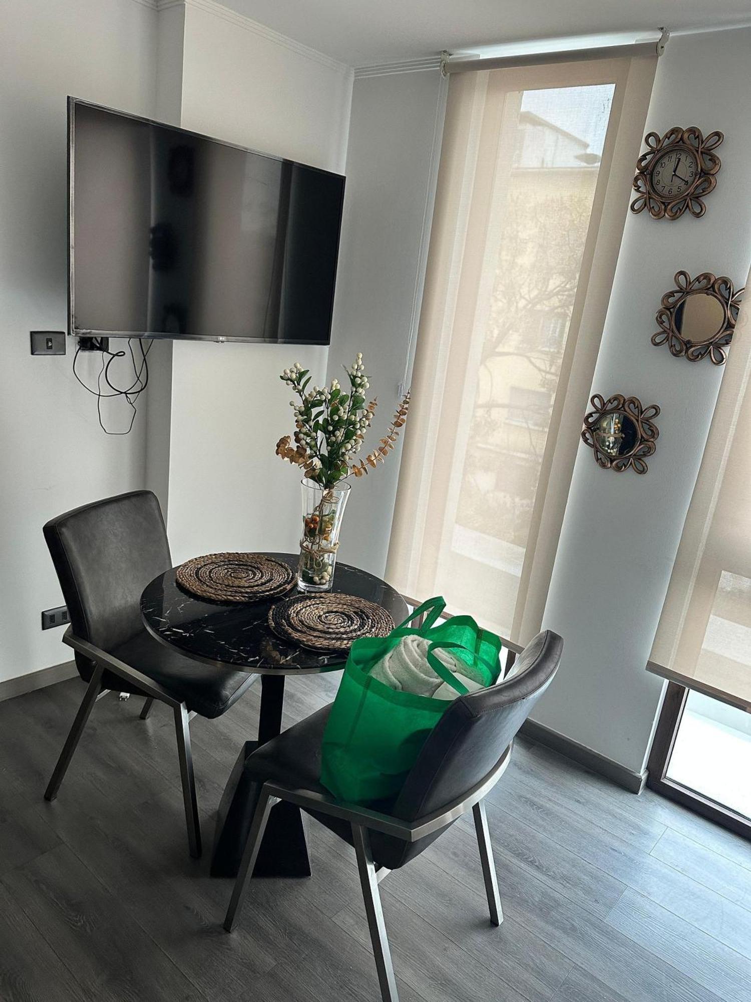 Huerfanos Spot Apartment Santiago