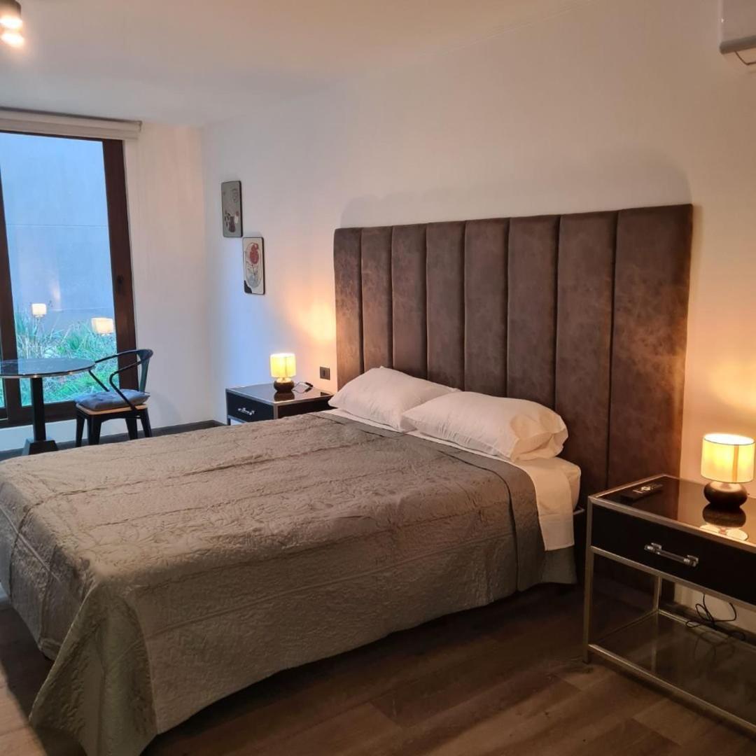 Huerfanos Spot Apartment