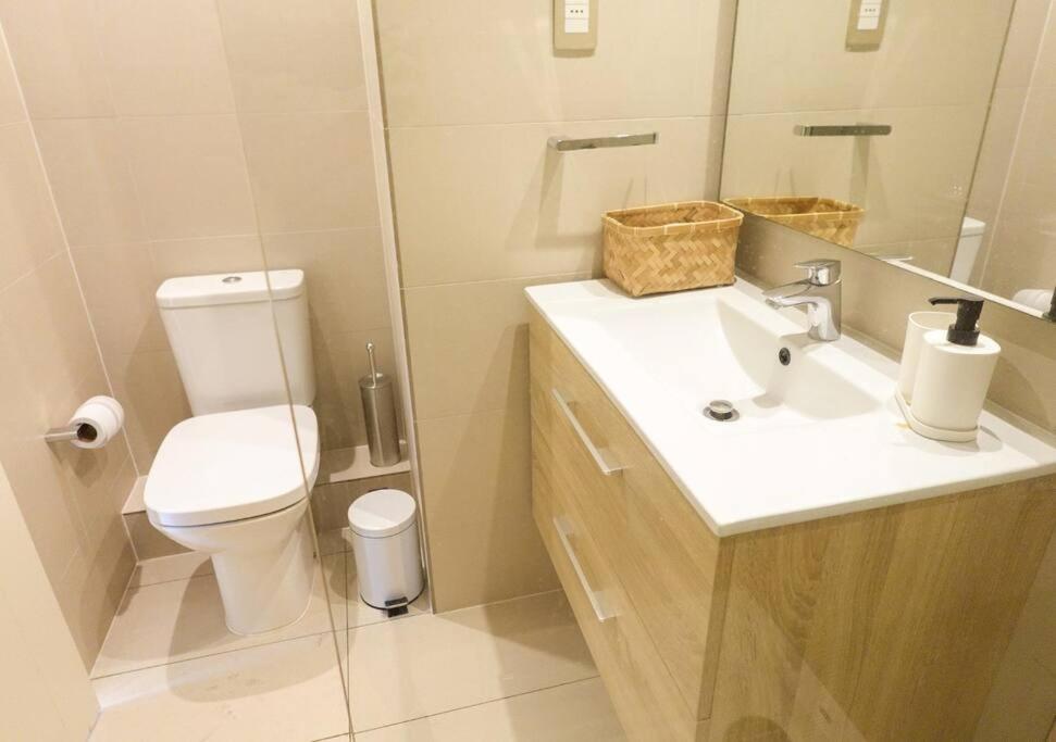 Apartamento Depto Premium A Pasos Del Parque Arauco Con Aire Acondicionado Santiago de Chile