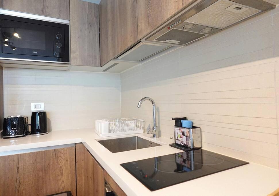 Apartamento Depto Premium A Pasos Del Parque Arauco Con Aire Acondicionado Santiago de Chile