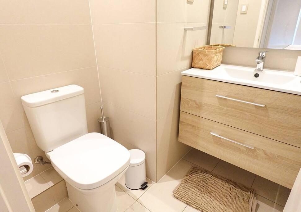 Apartamento Depto Premium A Pasos Del Parque Arauco Con Aire Acondicionado