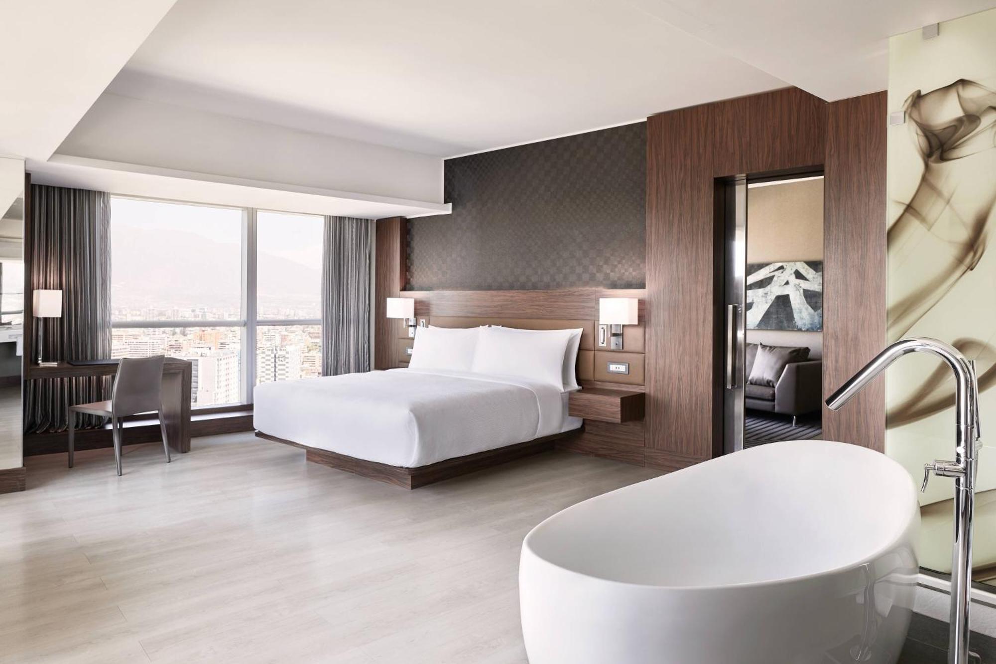 Ac Hotel By Marriott Santiago Cenco Costanera