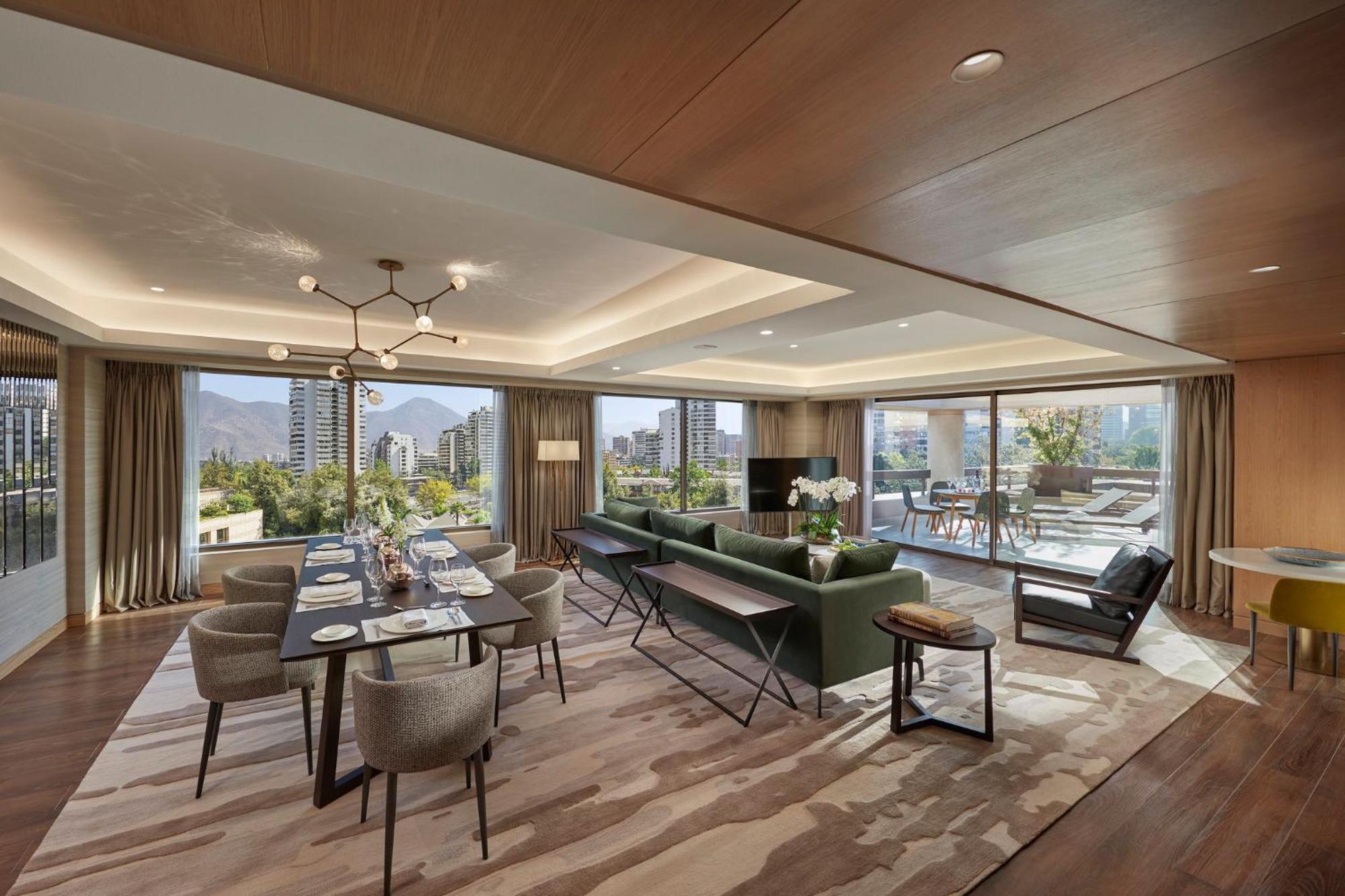 Mandarin Oriental, Hotel