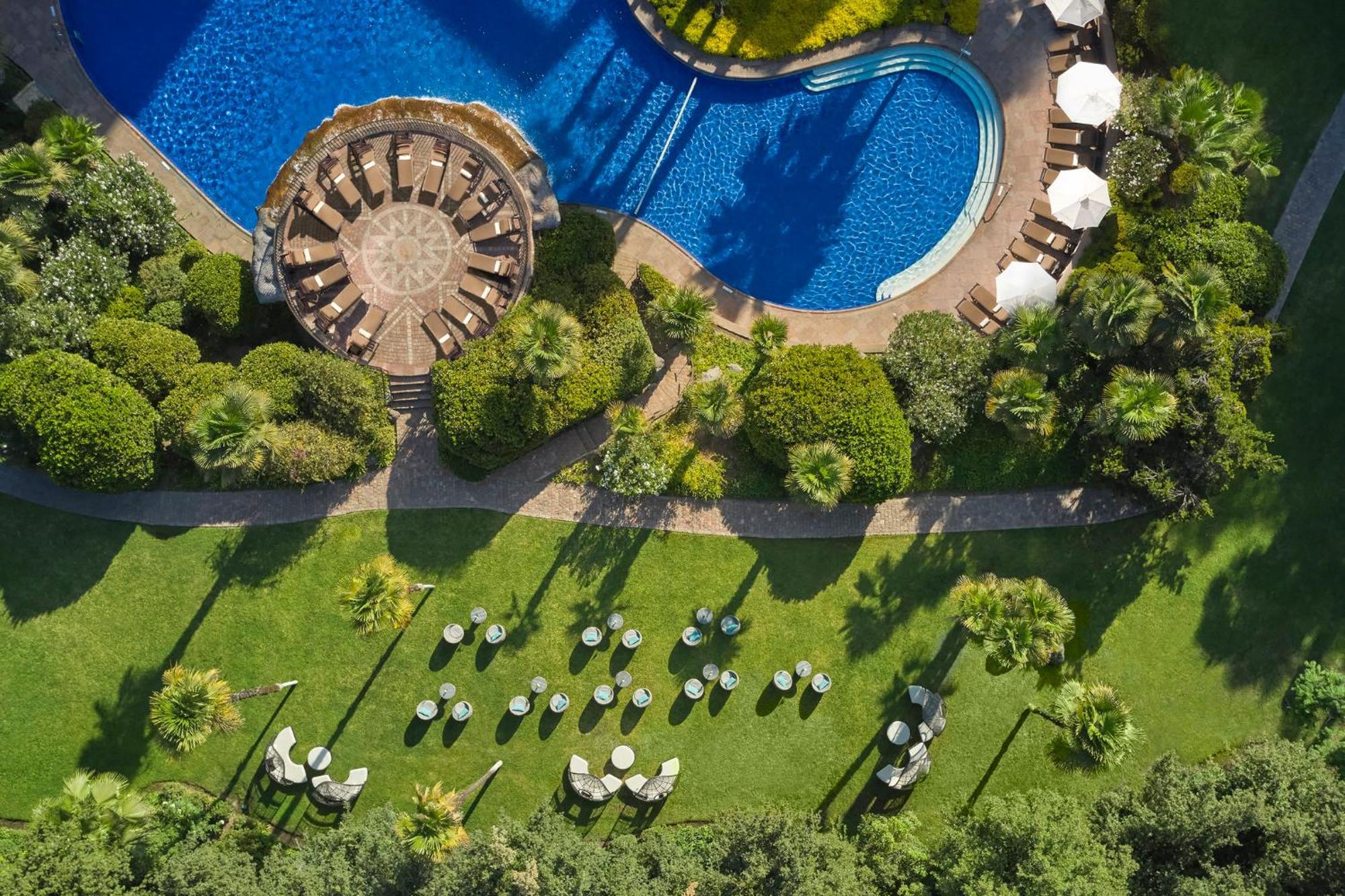 Mandarin Oriental, Hotel