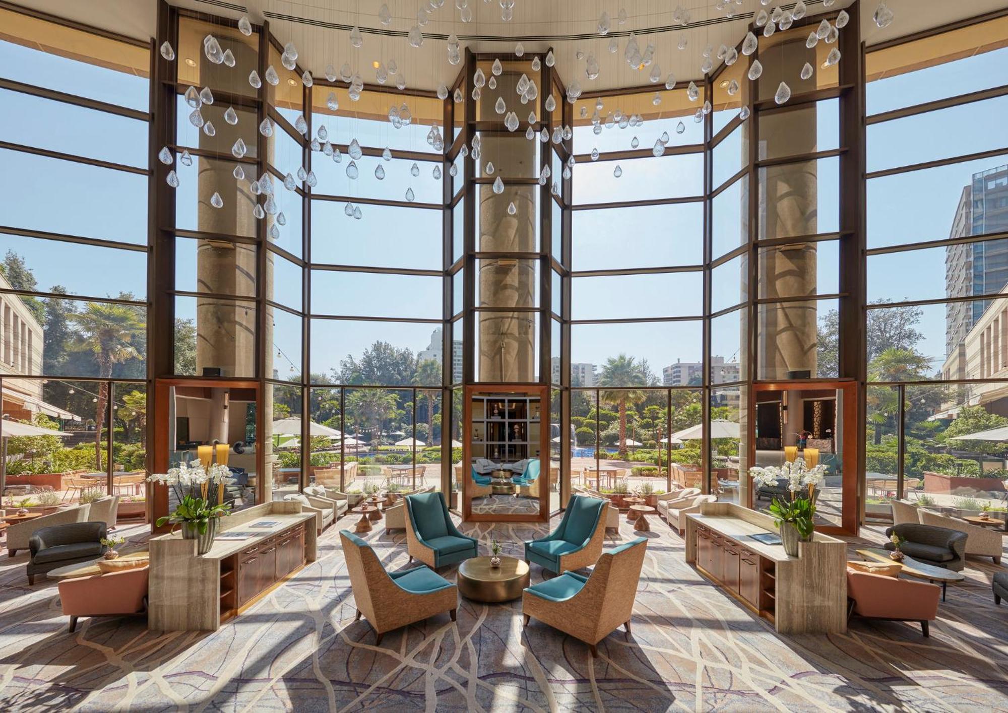 Mandarin Oriental, Hotel