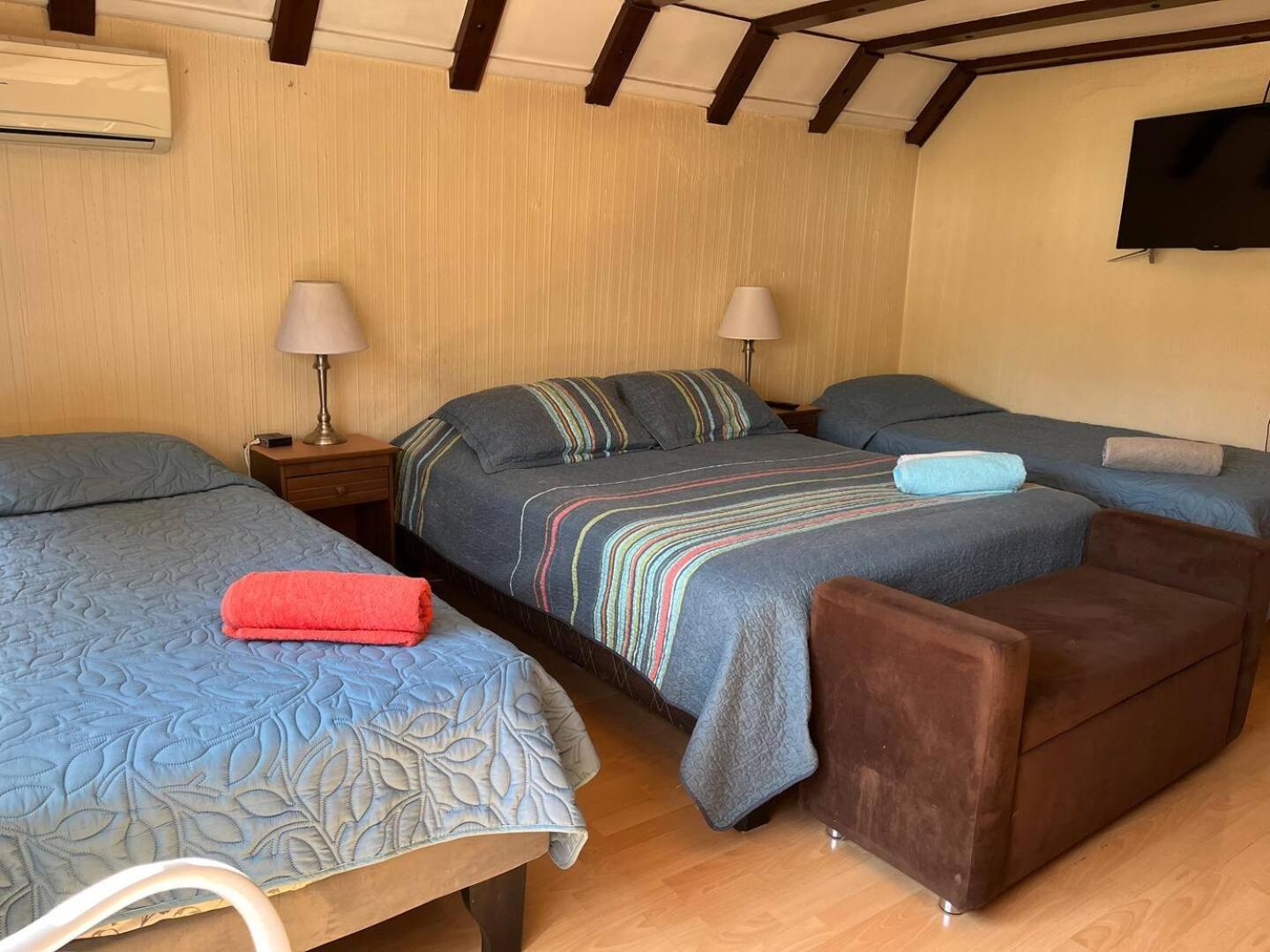 Familiar Con Bano Gigante Al Lado De Clinica Alemana Homestay Santiago