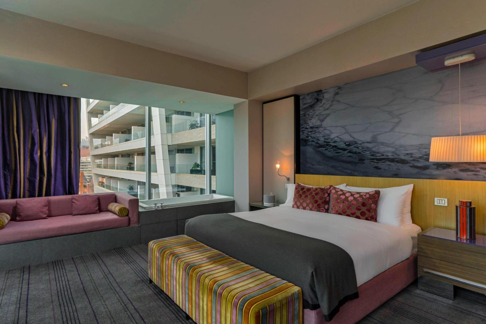W Hotel 5*