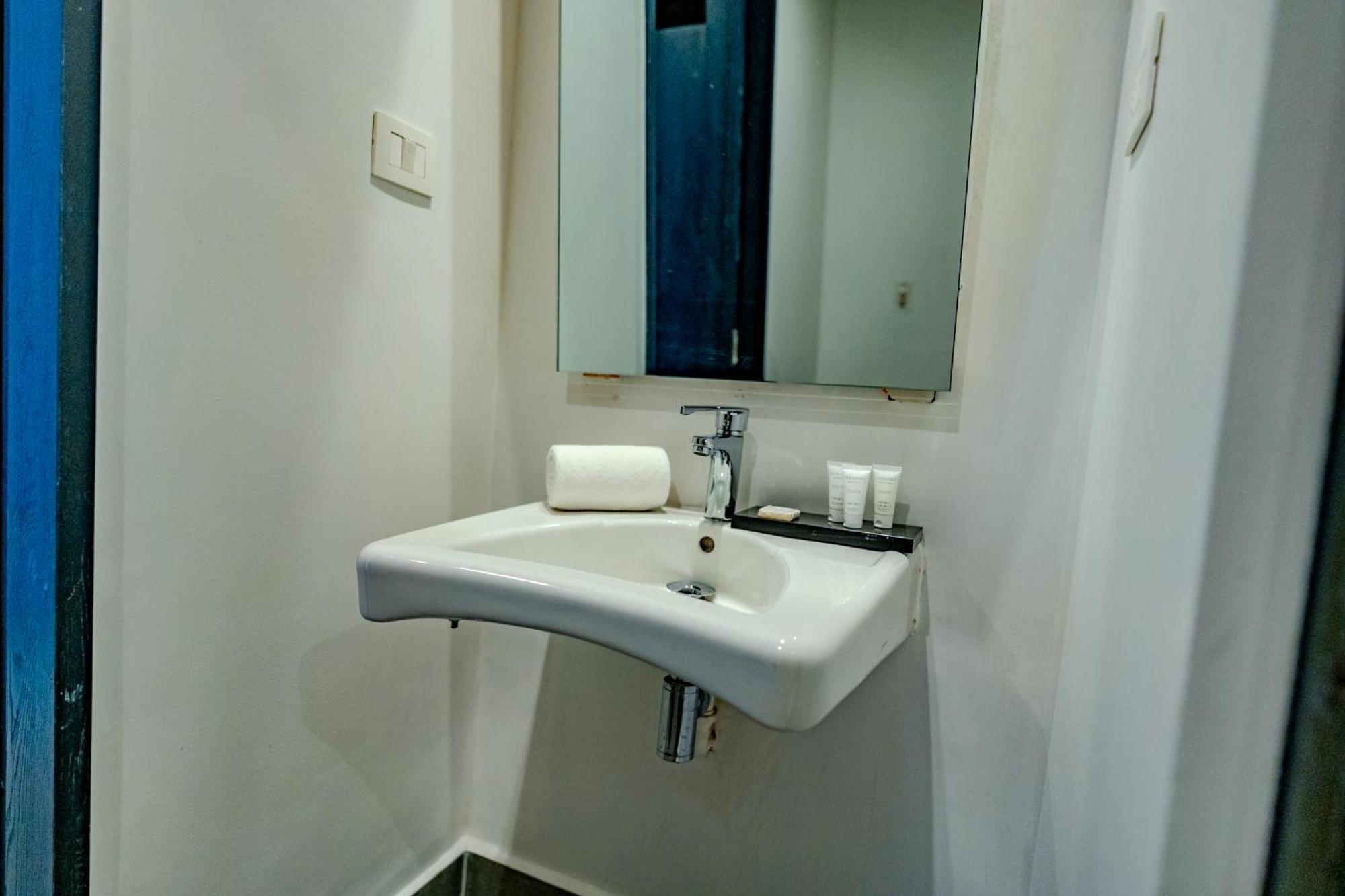 Khách sạn Hampton By Hilton Condes Santiago