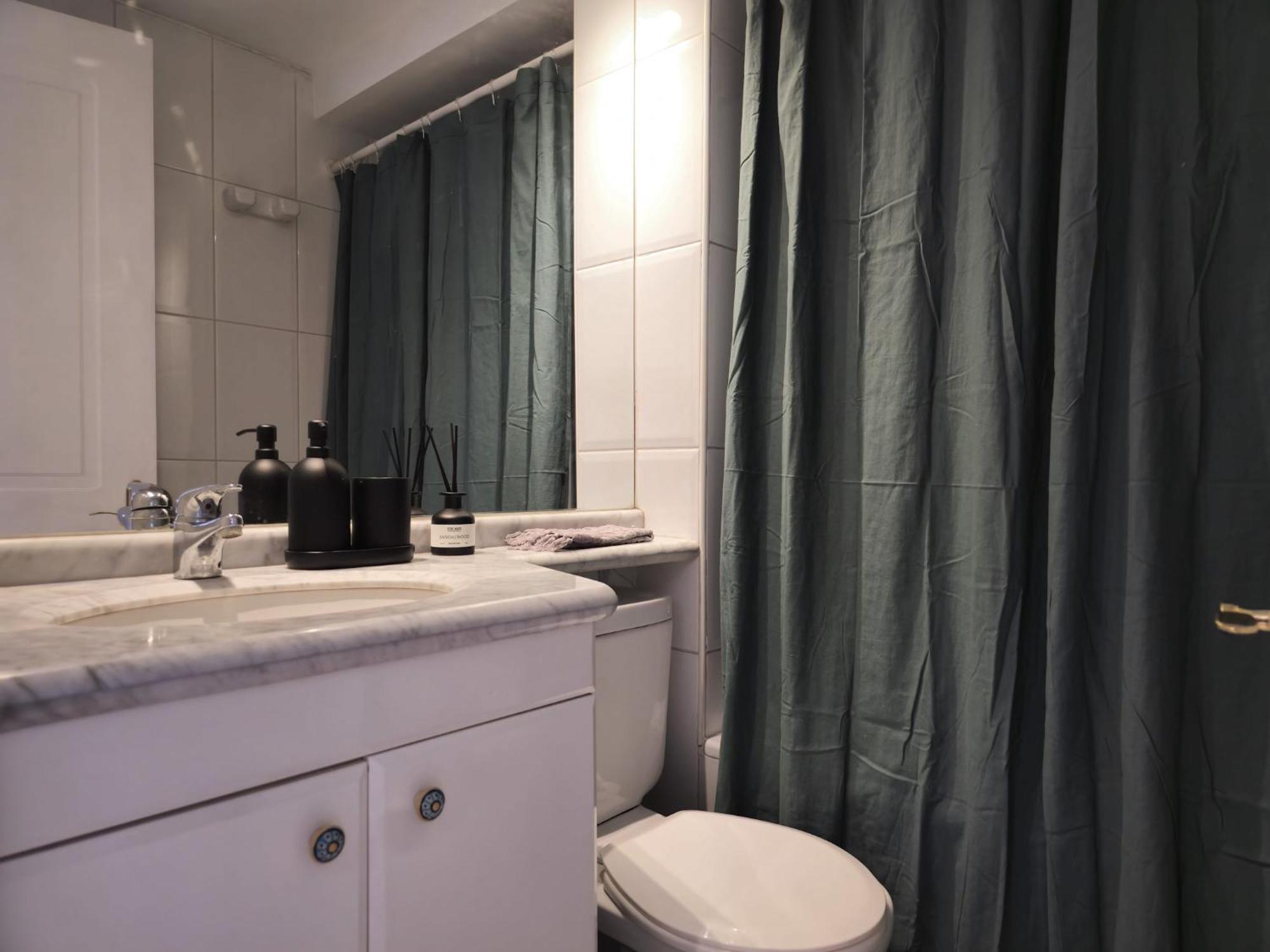 Dpto A Pasos Del Costanera Center Con Aire Acondicionado En Barrio El Golf Apartment Santiago