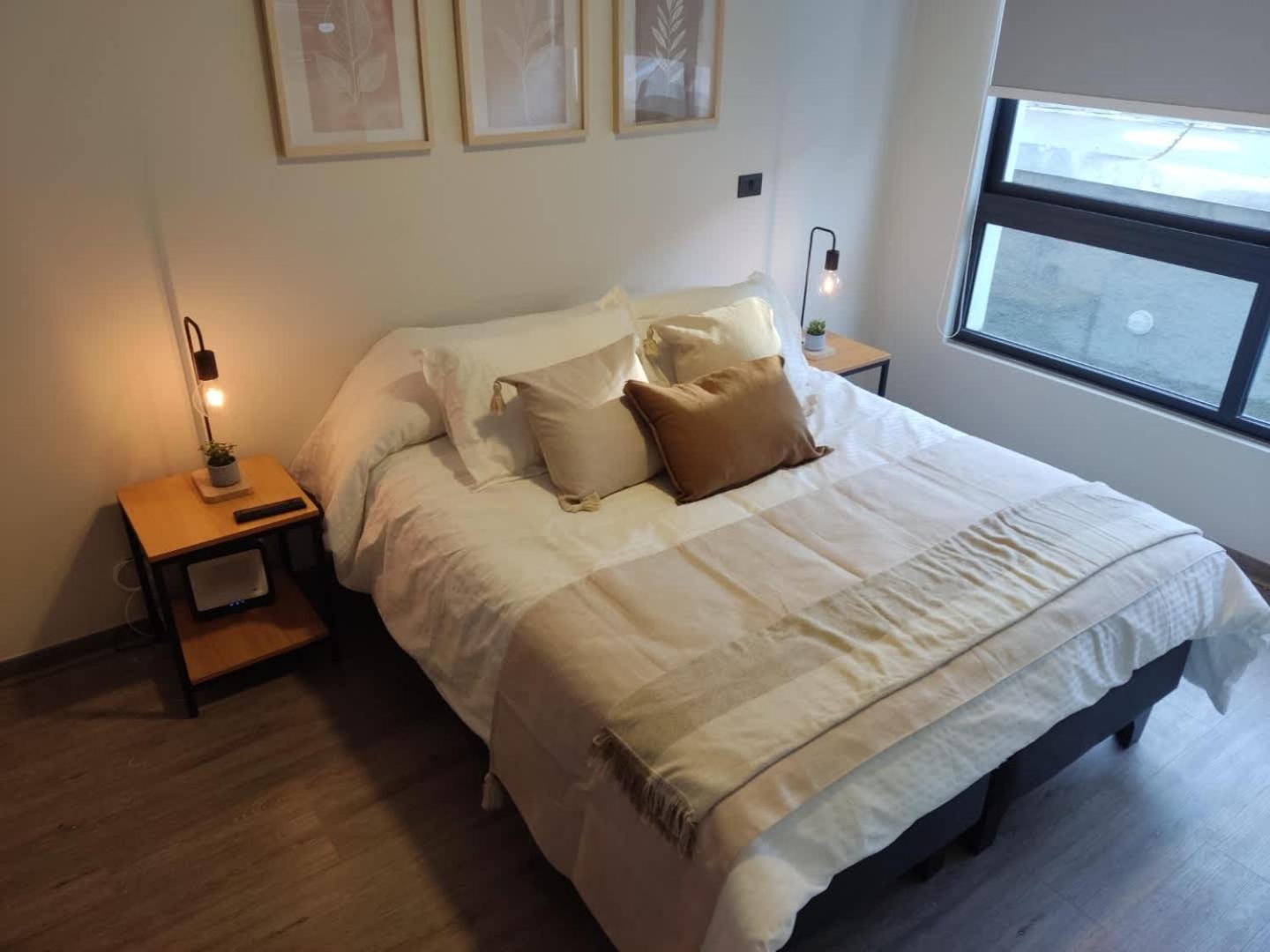 Comfortable In Close To Everything Apartment