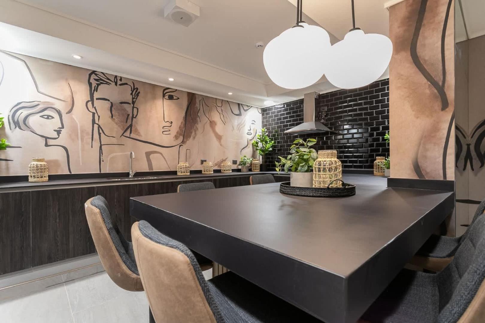 Comfortable In Close To Everything Apartment *