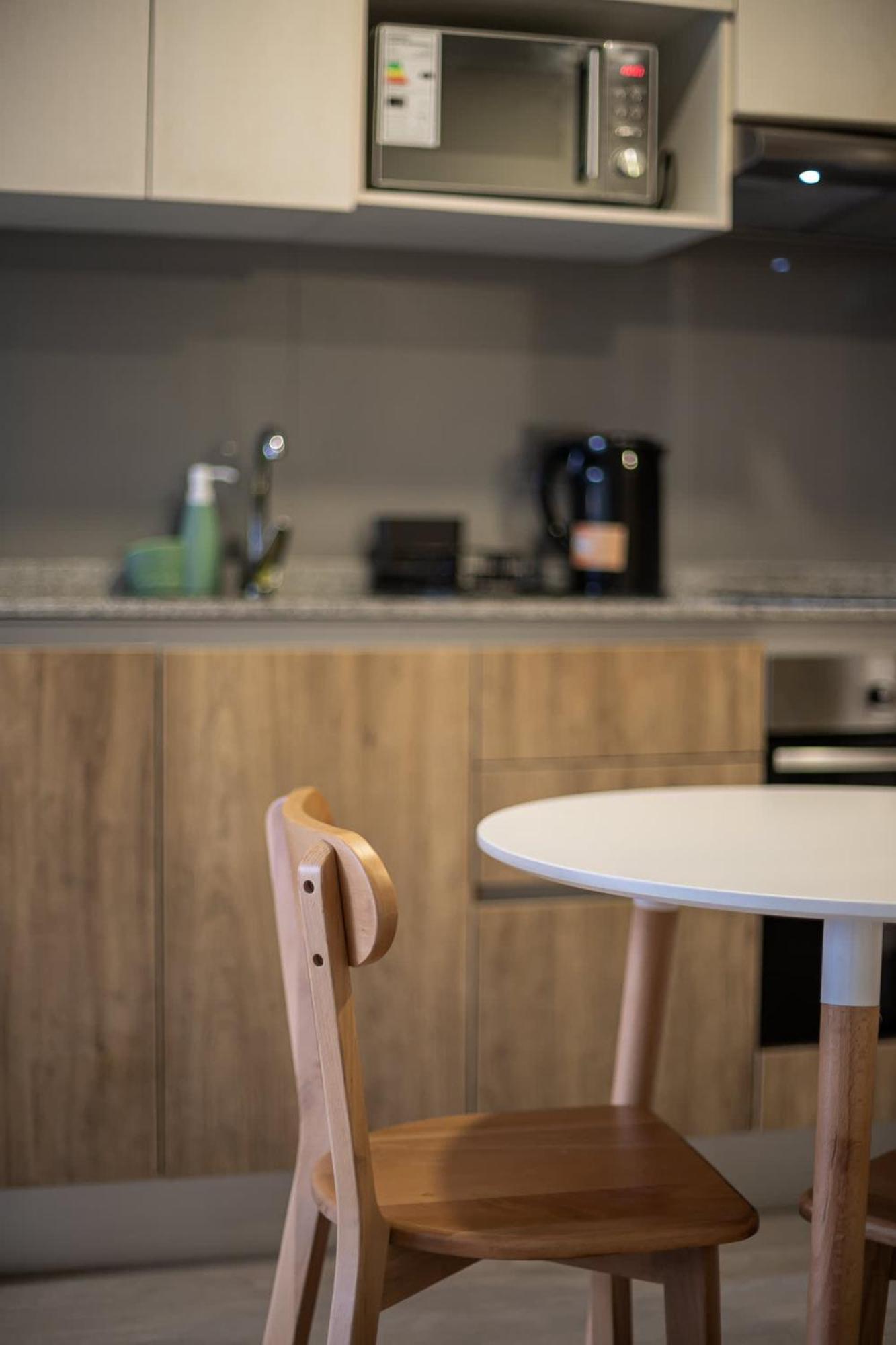 Downtown Great For Sharing Apartment