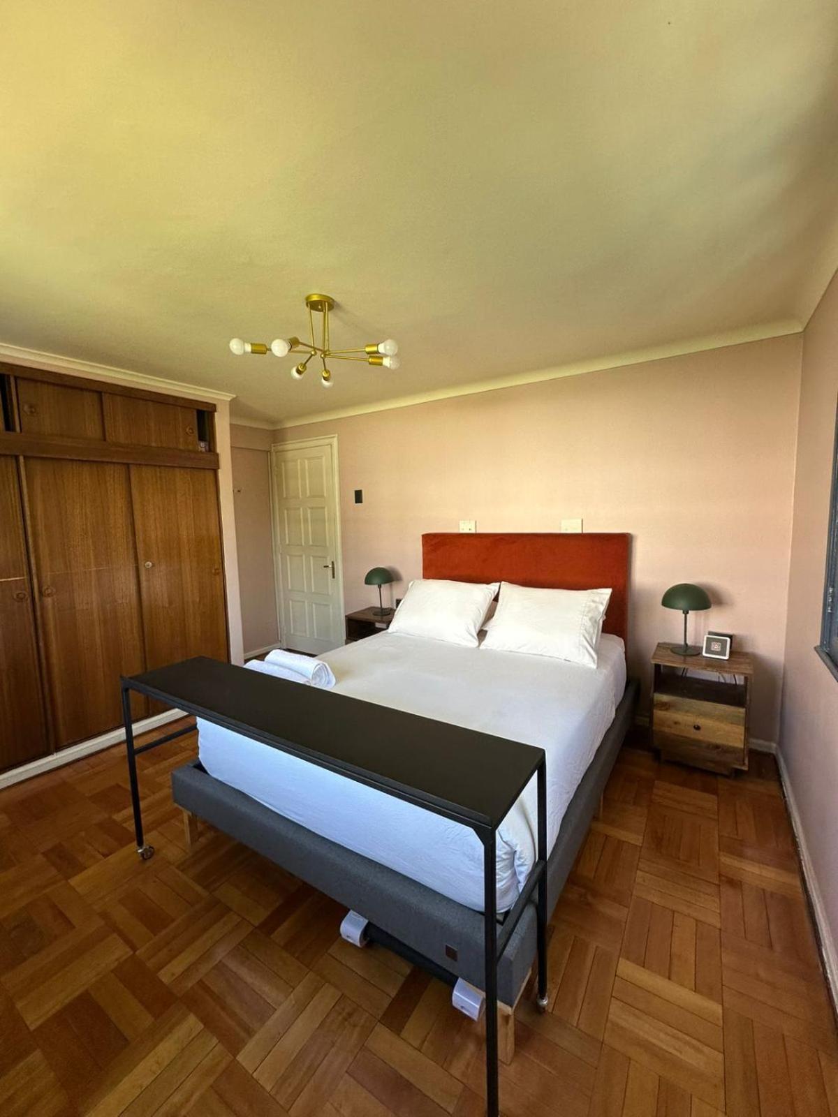 Homestay En Hermosa Casa En Barrio Pocuro