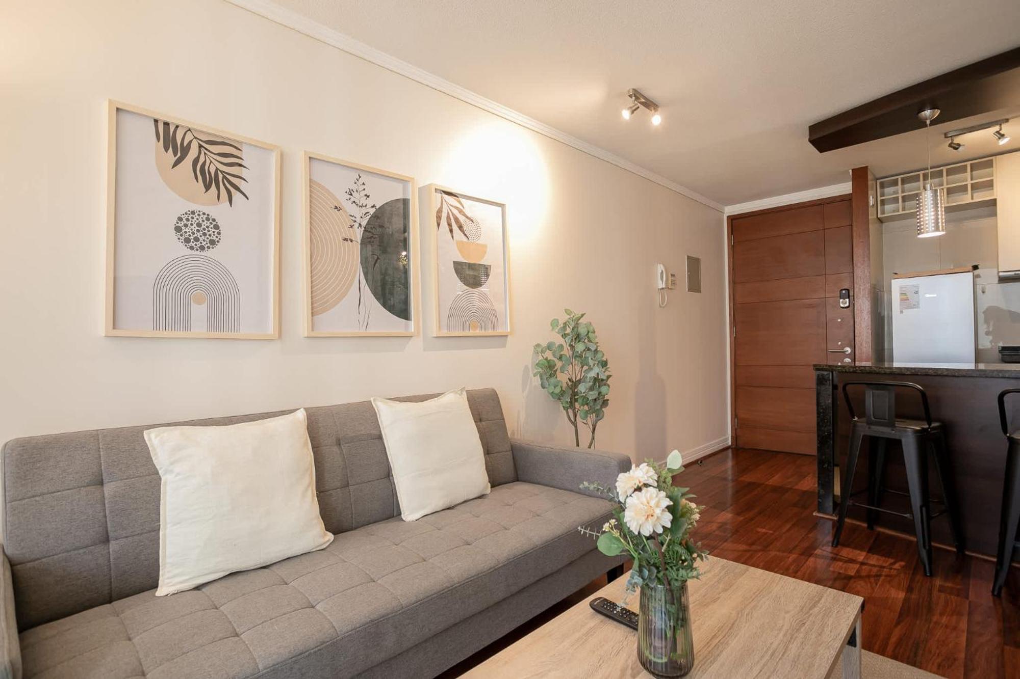 Modern Design Cozy 1b 1b Apartment