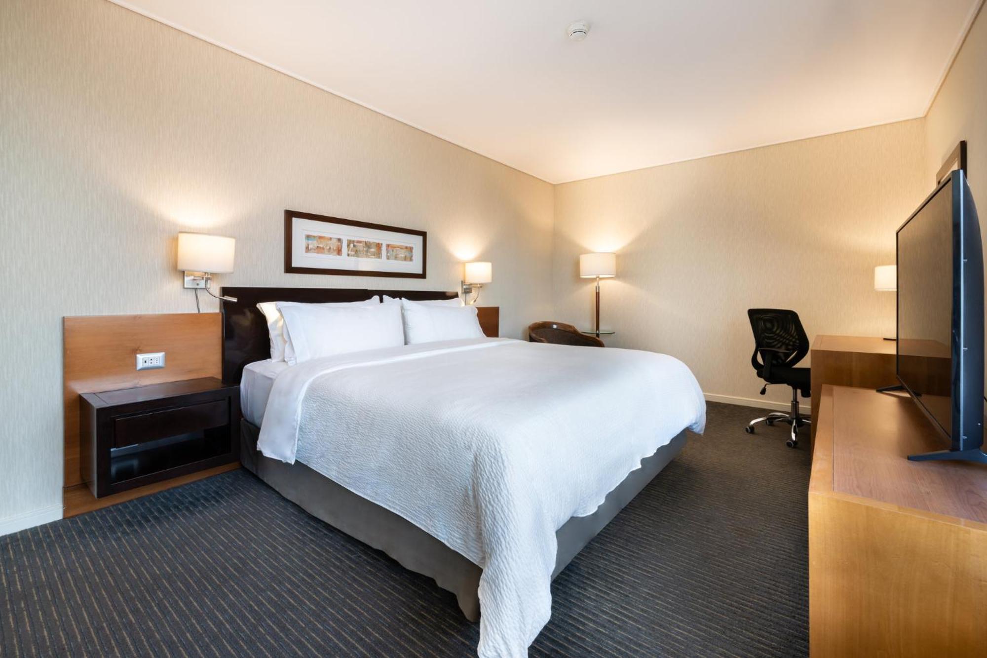 Express Condes By Ihg Hotel 4*
