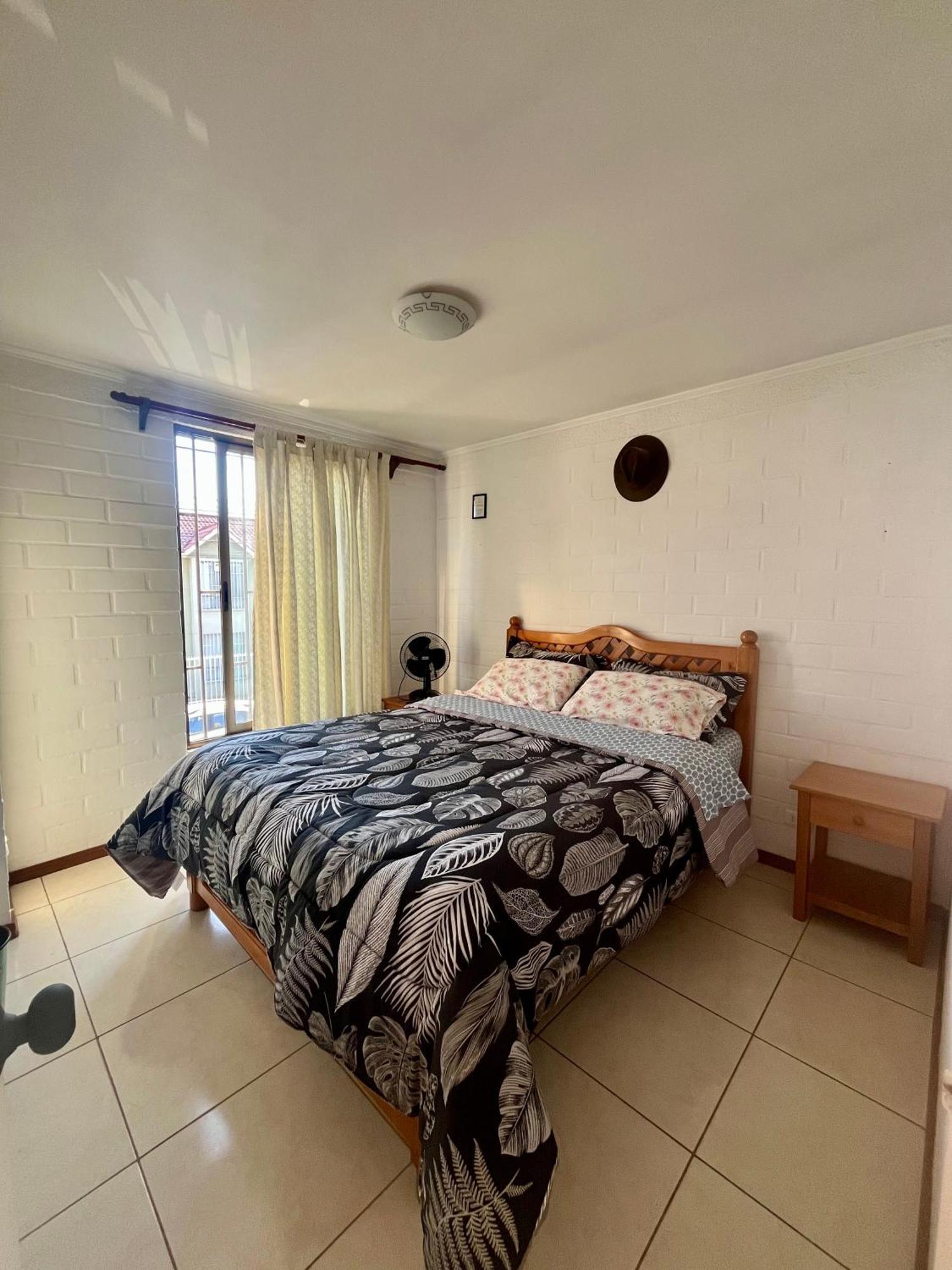 Hostel Tu Espacio Re - Casa Cerca Del Aeropuerto Homestay Santiago