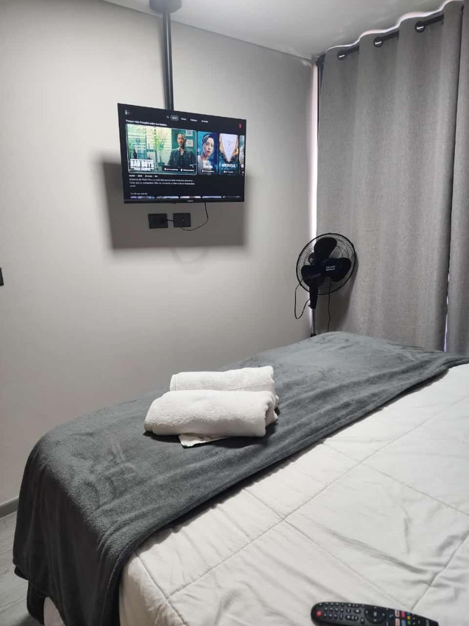 Departamento Moderno Y Comodo Cerca A Movistar Arena Y Fantasilandia Căn hộ Santiago