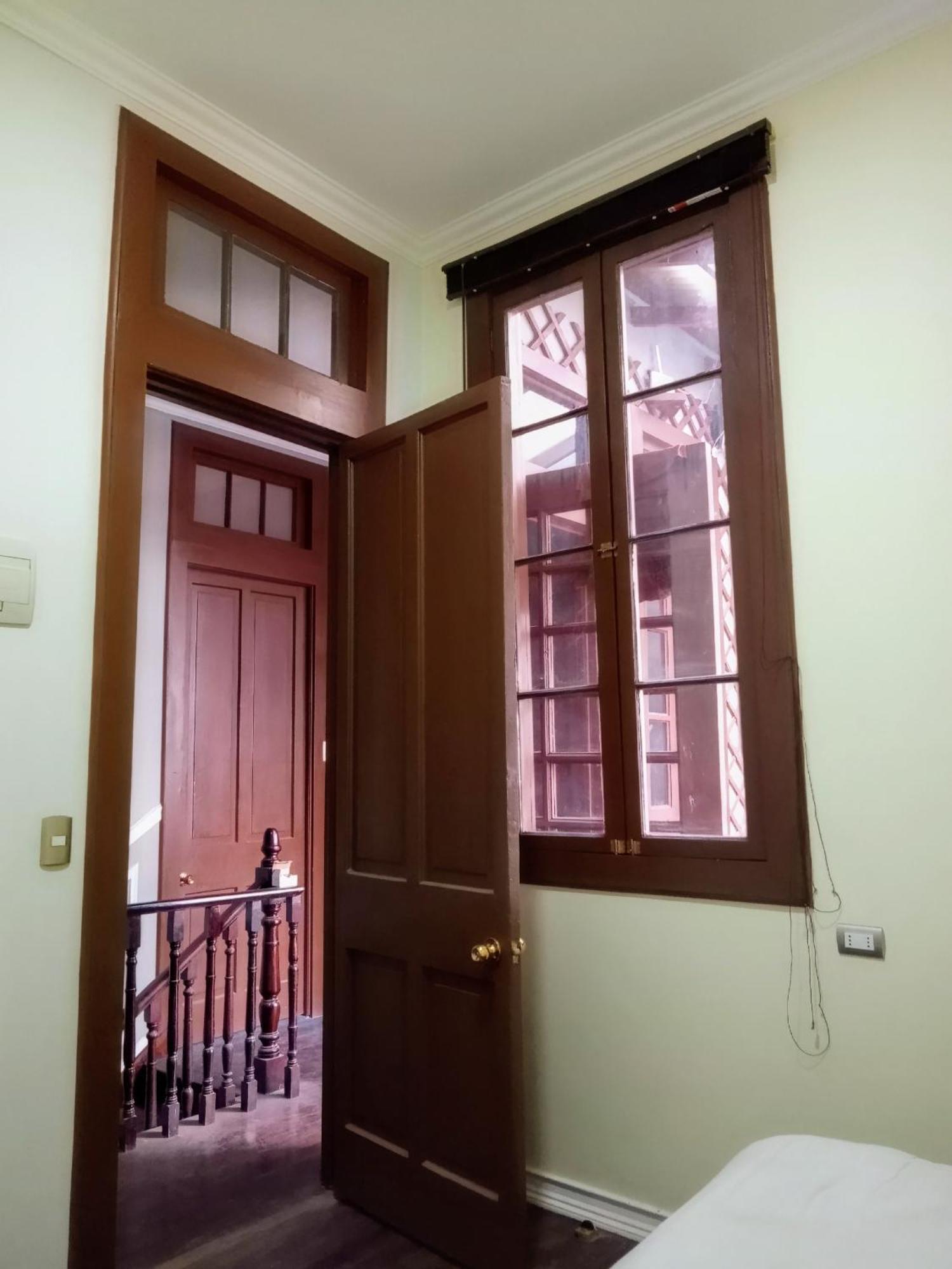 Hostel La Moneda Residency *