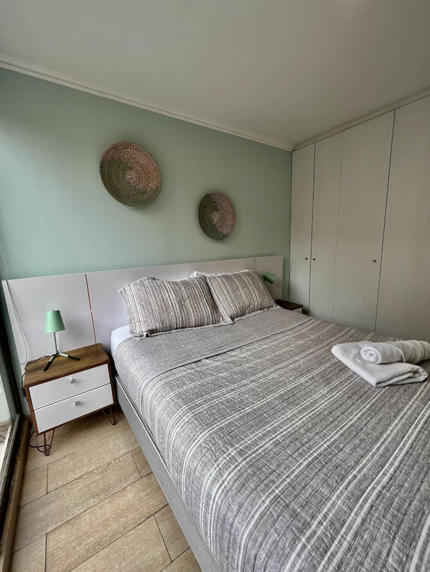2 Mall Parque Arauco Condes Apartment *