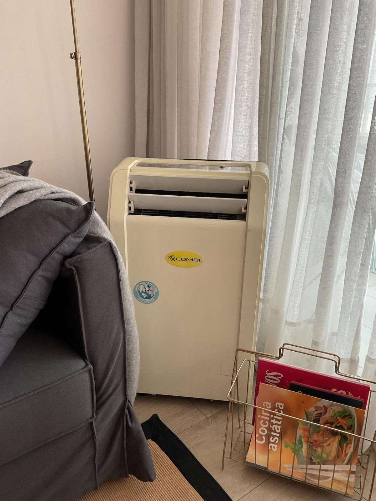 Mejor Ubicacion! Cerca A Mall Parque Arauco, Wifi, Balcon Apartamento