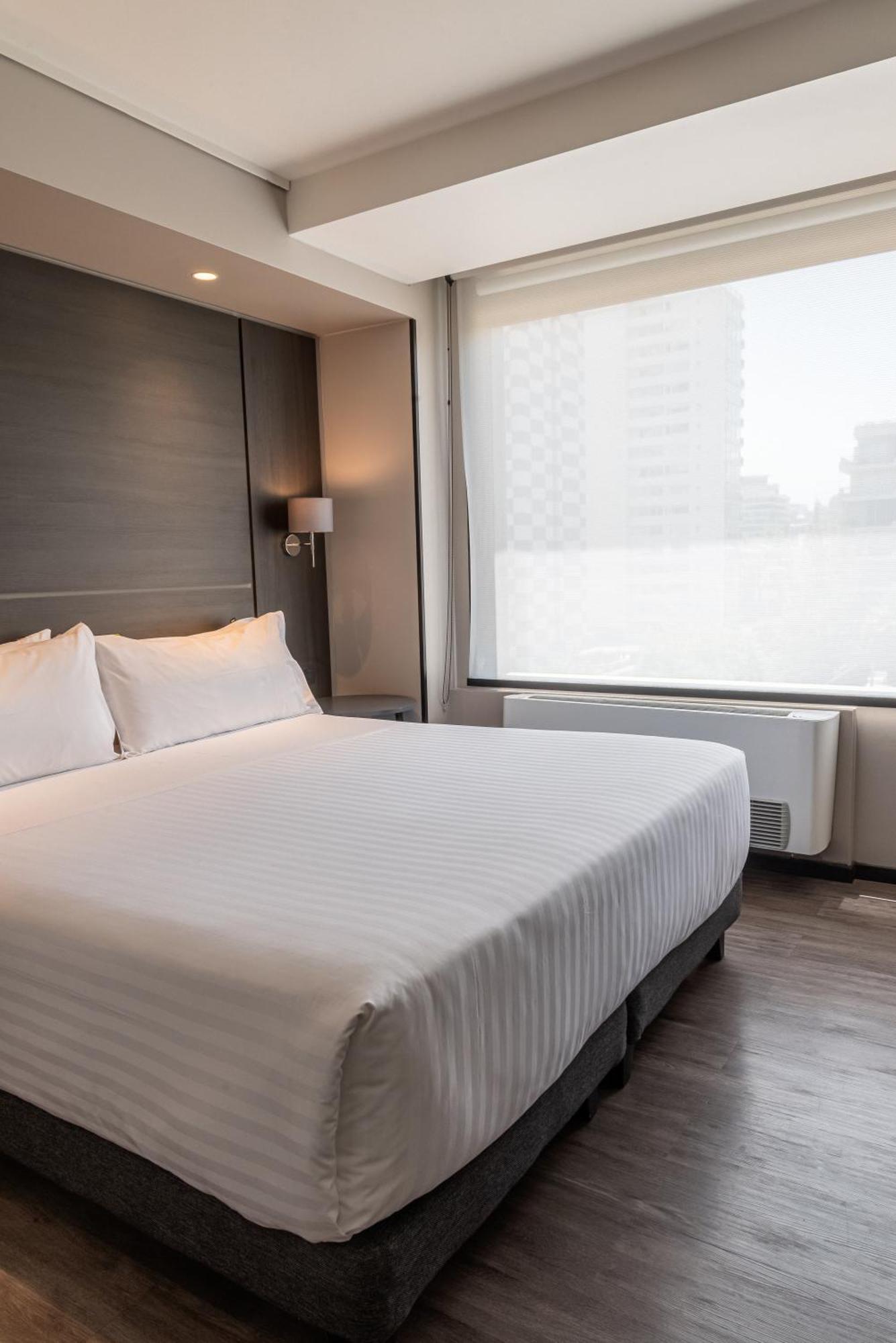 Hotel Ola Providencia, Tapestry Collection By Hilton Santiago