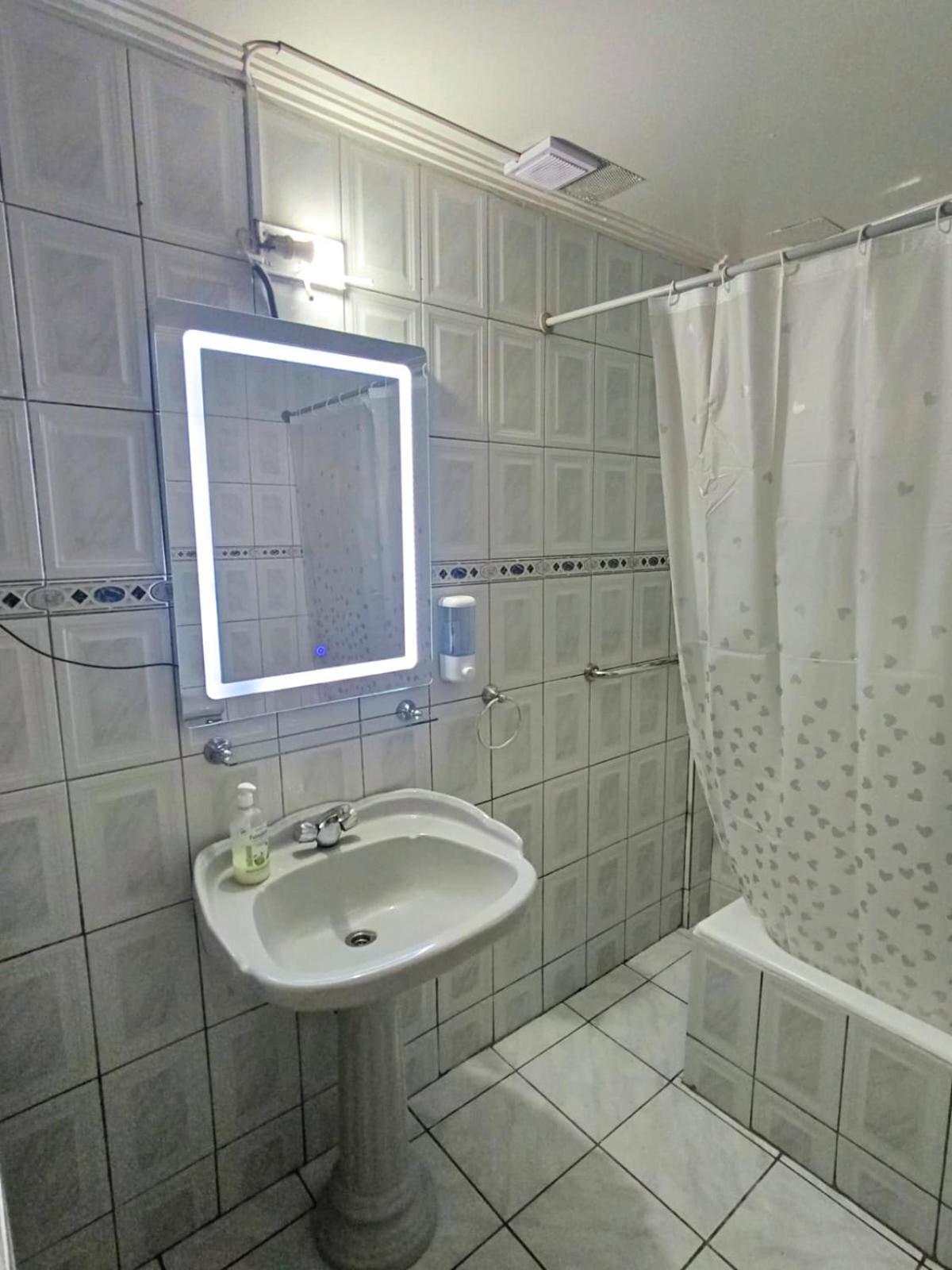 Casa Rogiel-Tr4Slado Desde El Aeropuerto Incluido Horario Definido Guest house Santiago