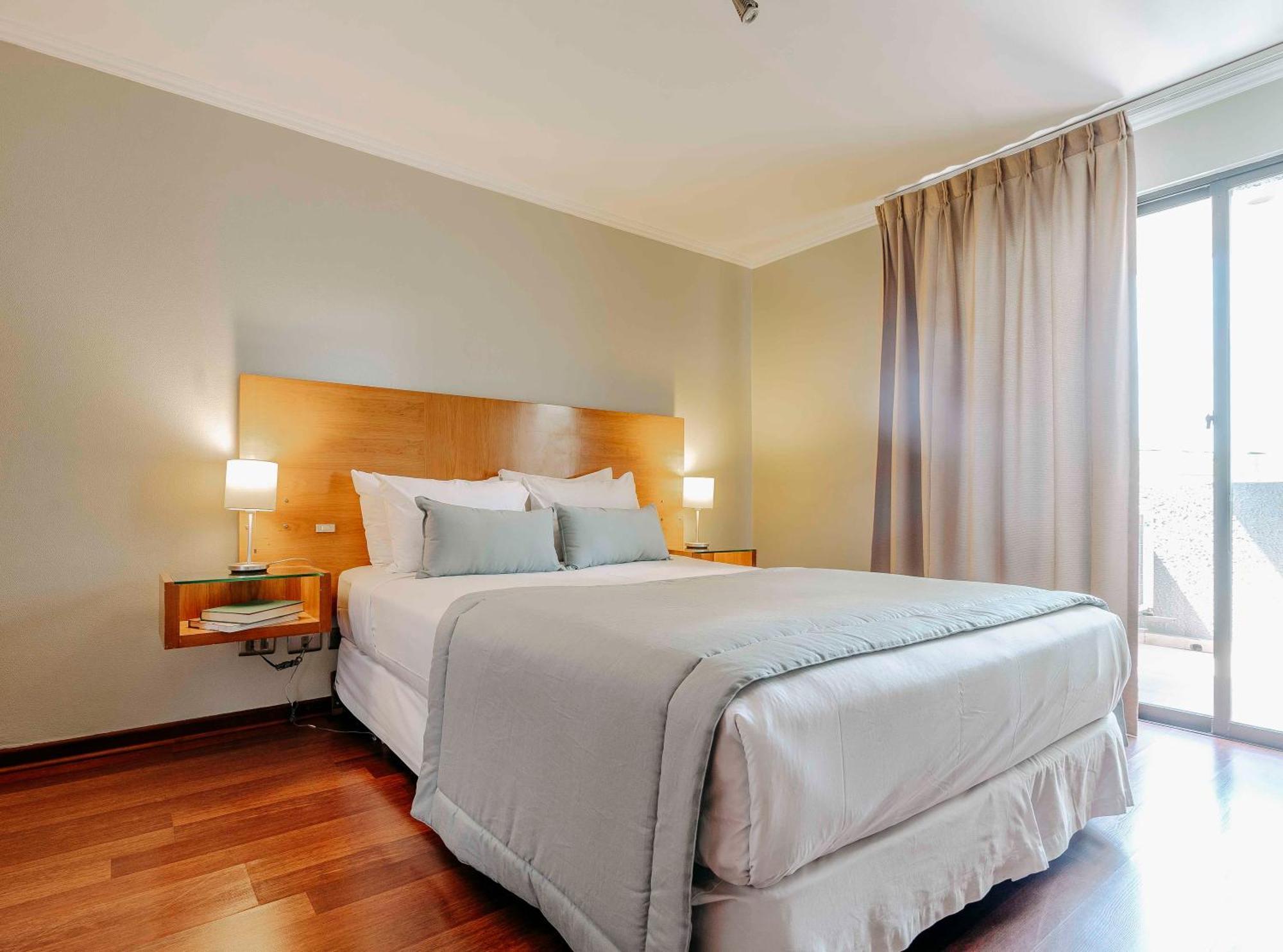 Time - Essential Aparthotel Santiago